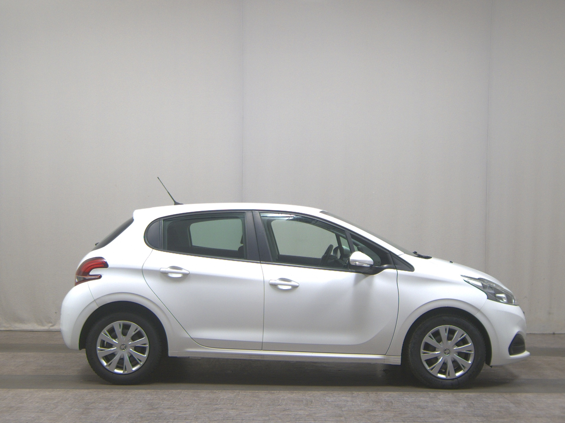 Peugeot 208 1.5 BlueHDI Active Navi Shz PDC