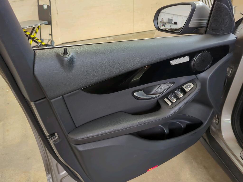 Mercedes-Benz GLC 300 de 4matic Exclusive Navi LED SHZ AHK RFK 10