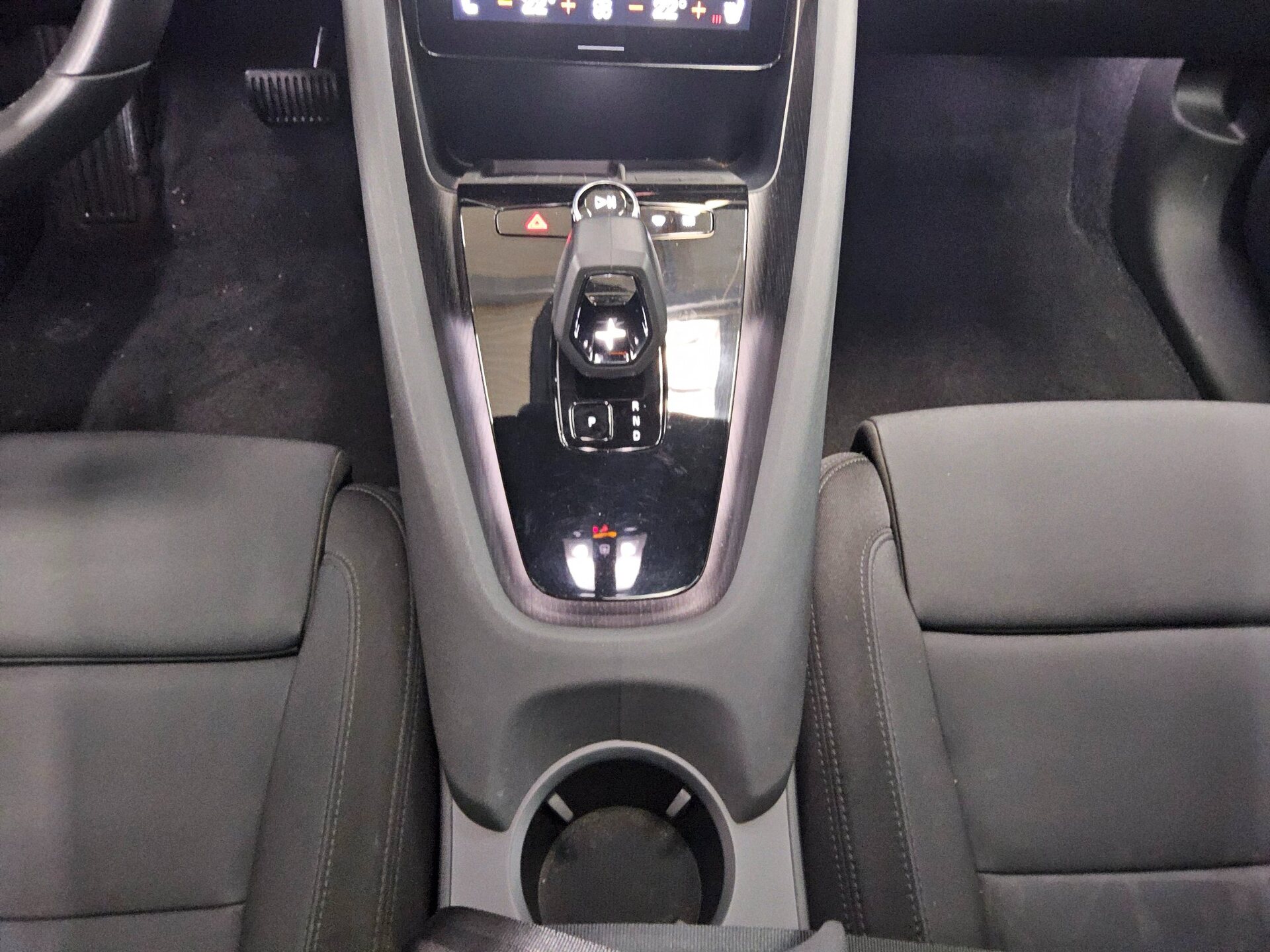 Polestar 2 Navi LED Pano 6