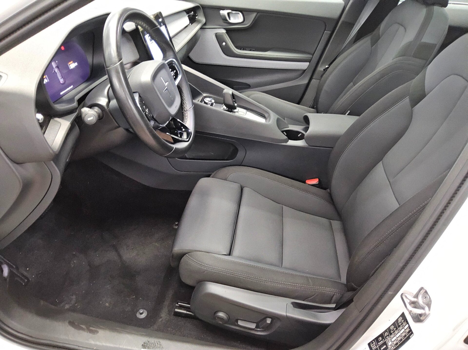 Polestar 2 Navi LED Pano 9