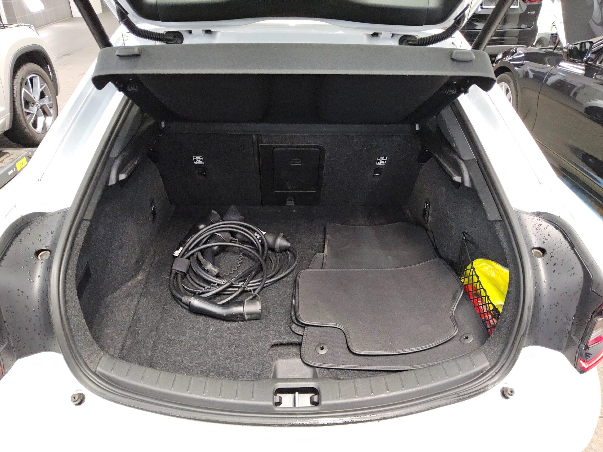 Polestar 2 Navi LED Pano 12