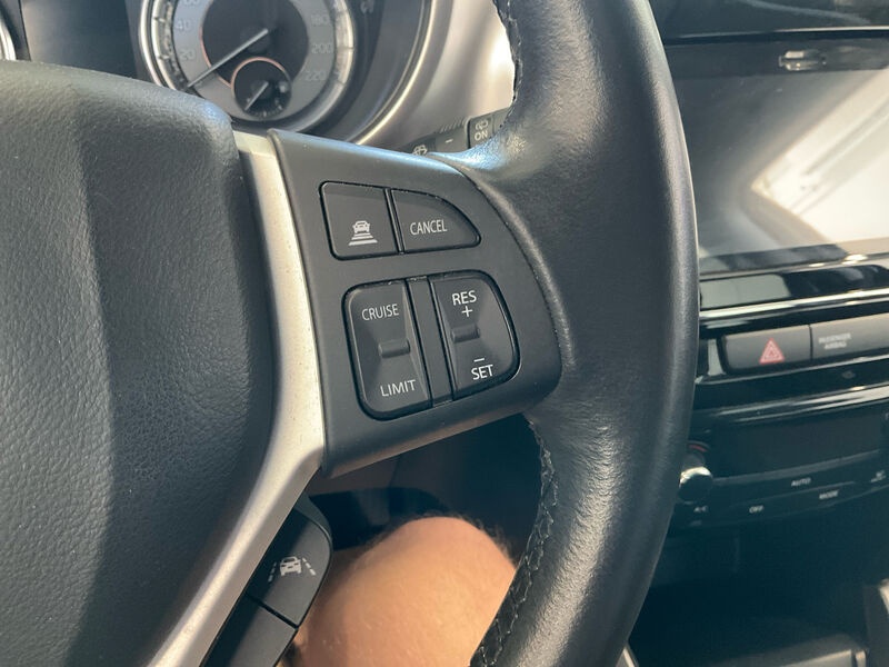 Suzuki Vitara KLIMAAUT LED SHZ PDC KAMERA 9
