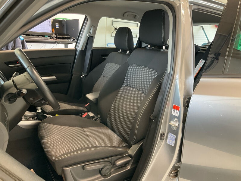 Suzuki Vitara KLIMAAUT LED SHZ PDC KAMERA 10