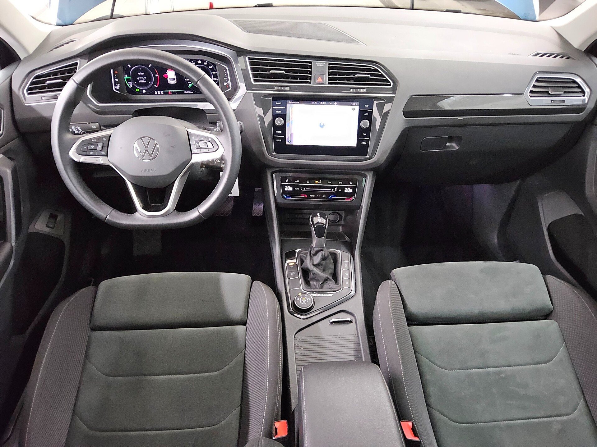 Volkswagen Tiguan 2.0 TDI 4M Elegance Navi AID Matrix Pano 5