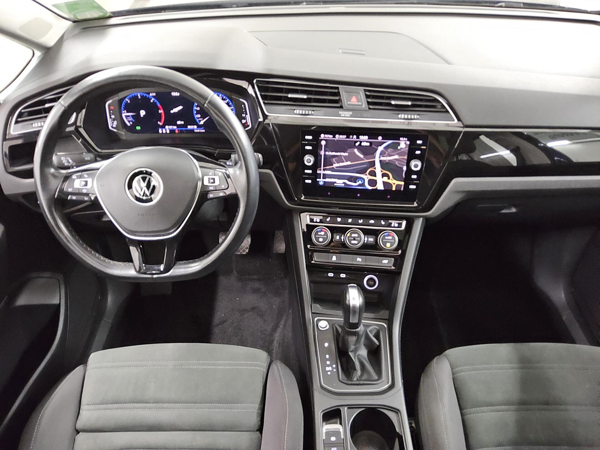 Volkswagen Touran 2.0 TDI Comf. Navi LED AID 4xShz StHzg. El.Heck Pano RFK 5