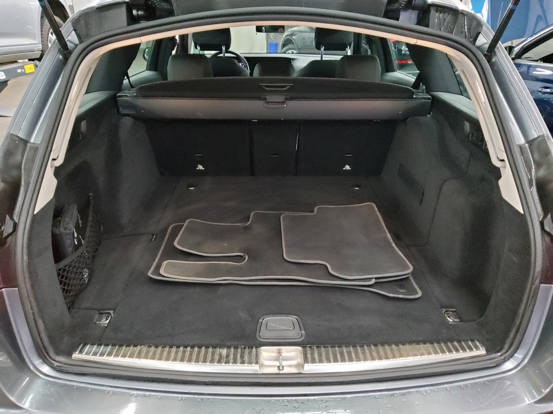Mercedes-Benz E 300 T d Avantgarde Leder Navi LED RfK Distr+ 11