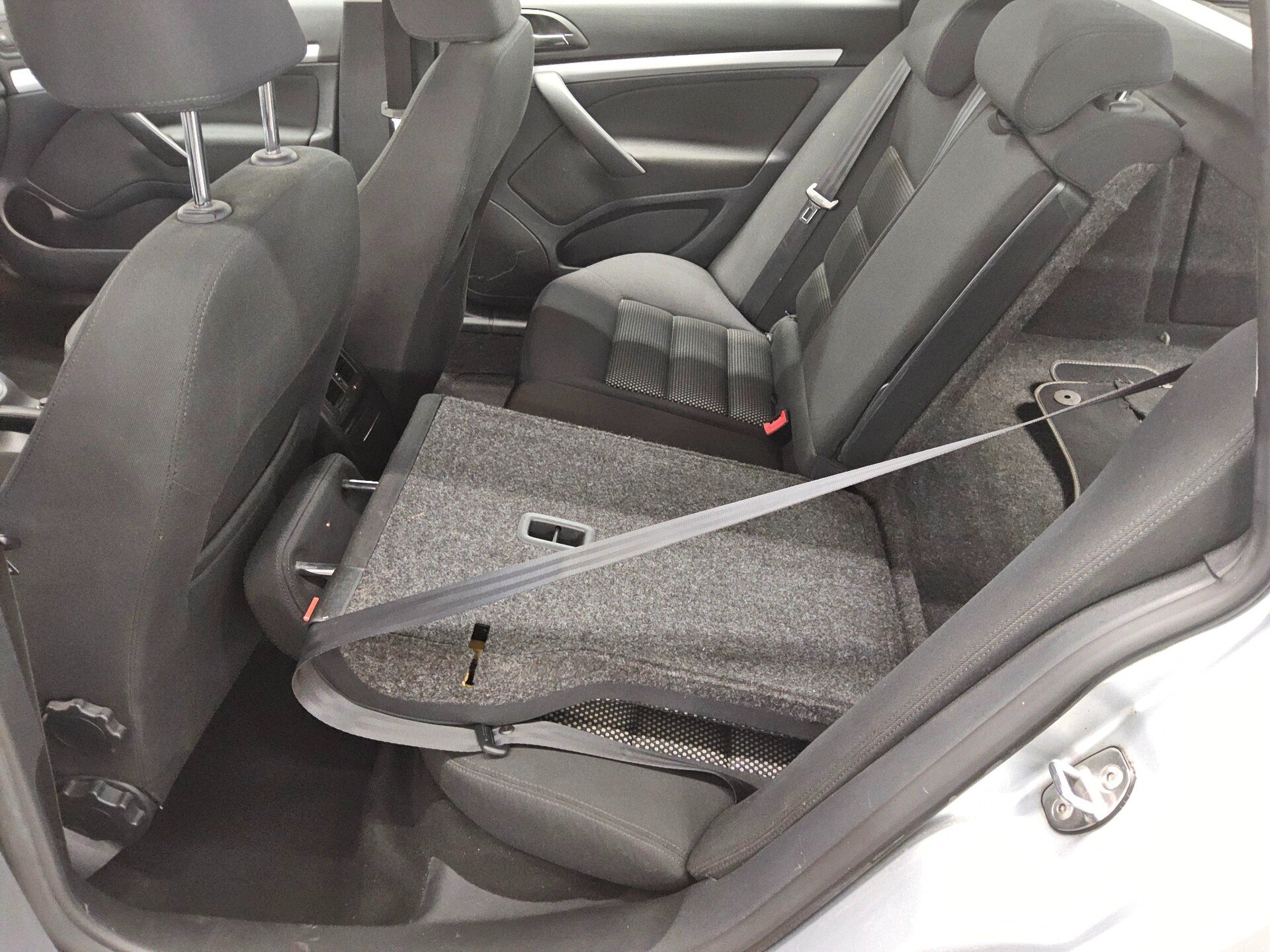 Skoda Octavia Kombi 2.0 TDI 4x4 Scout Nav AHK HU 02/07 12