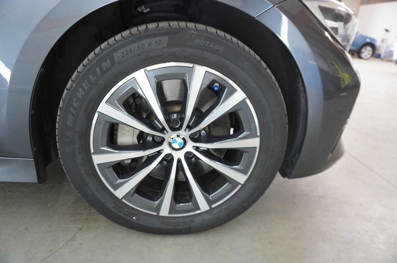 BMW 330dA Touring xDr Sport-Line Navi LED vc SHZ el.Heck 12