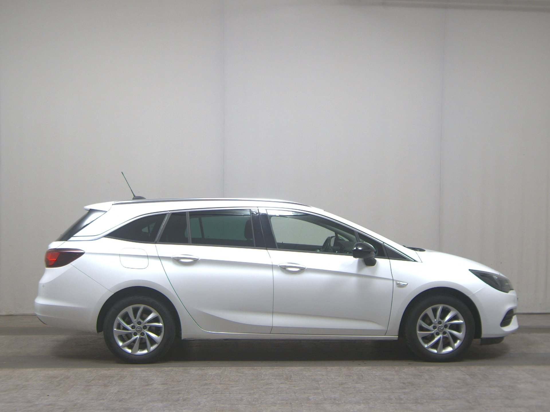Opel Astra ST 1.5 D Elegance Navi LED Shz AHK RFK
