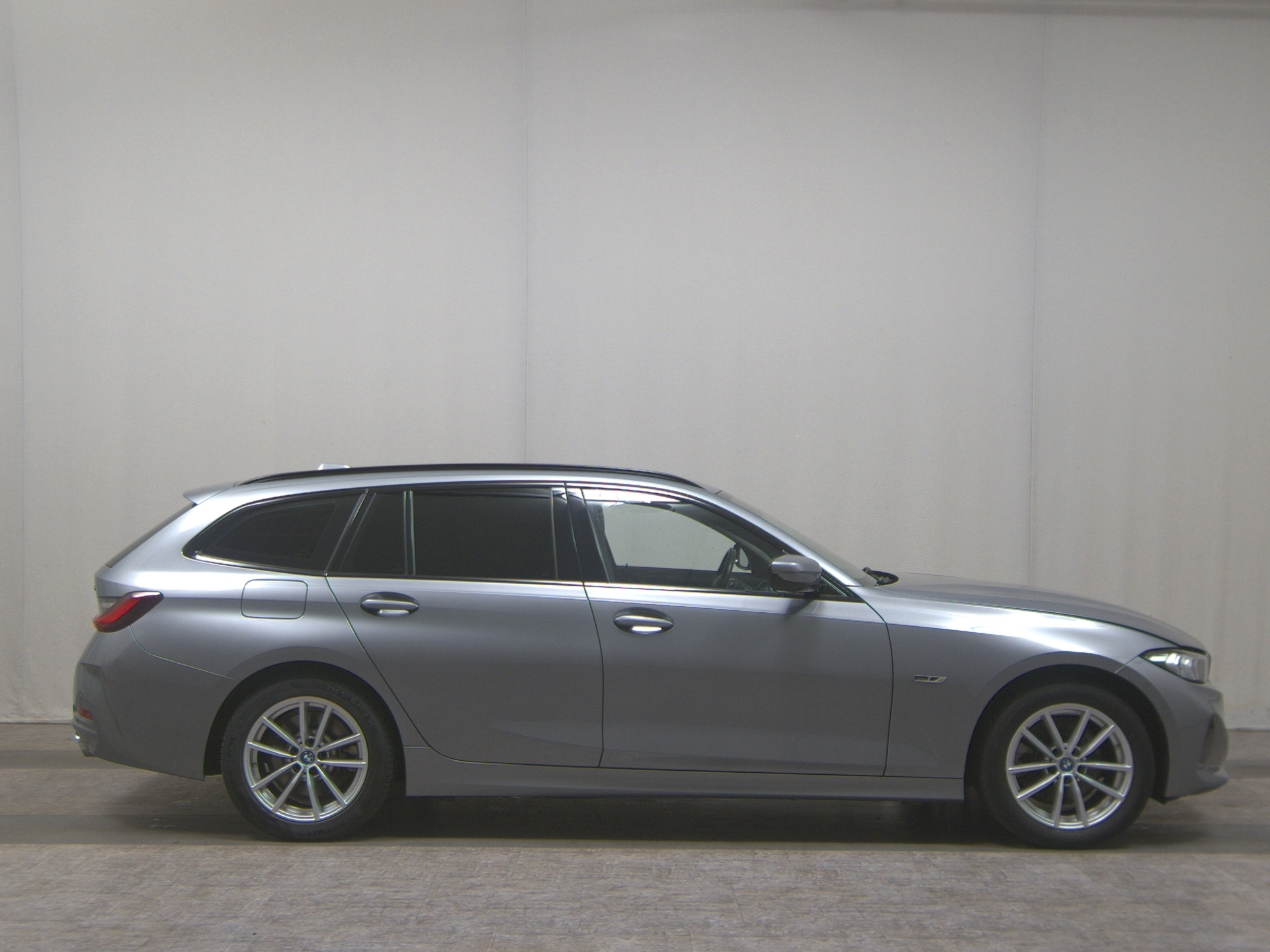 BMW 330e Touring Navi LED Shz Curved Leder