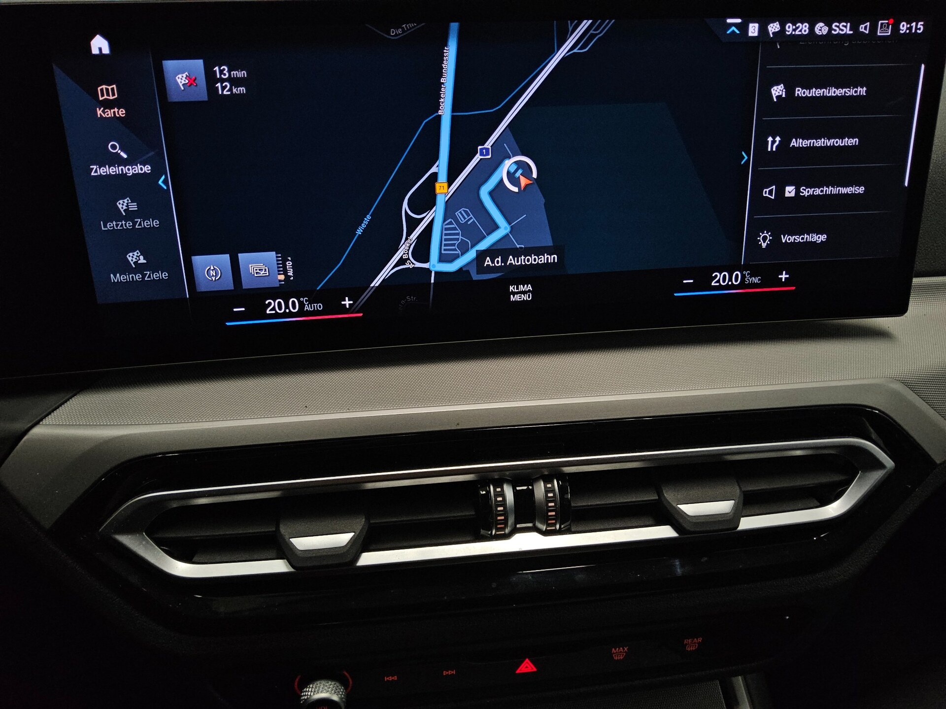 BMW 330e Touring Navi LED Shz Curved Leder 7