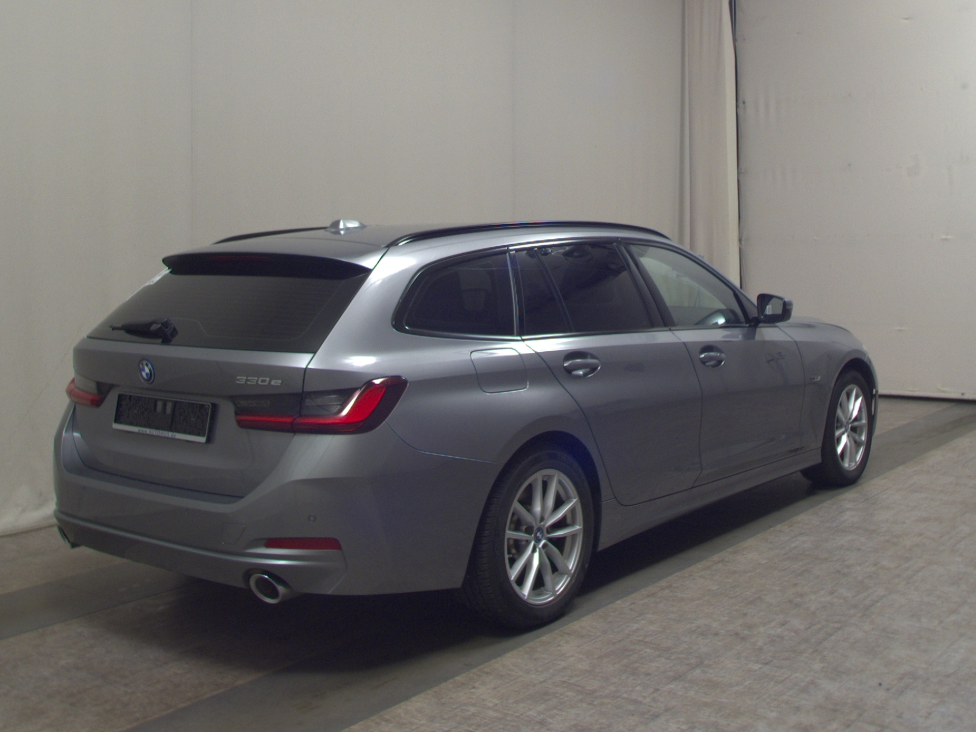 BMW 330e Touring Navi LED Shz Curved Leder 4