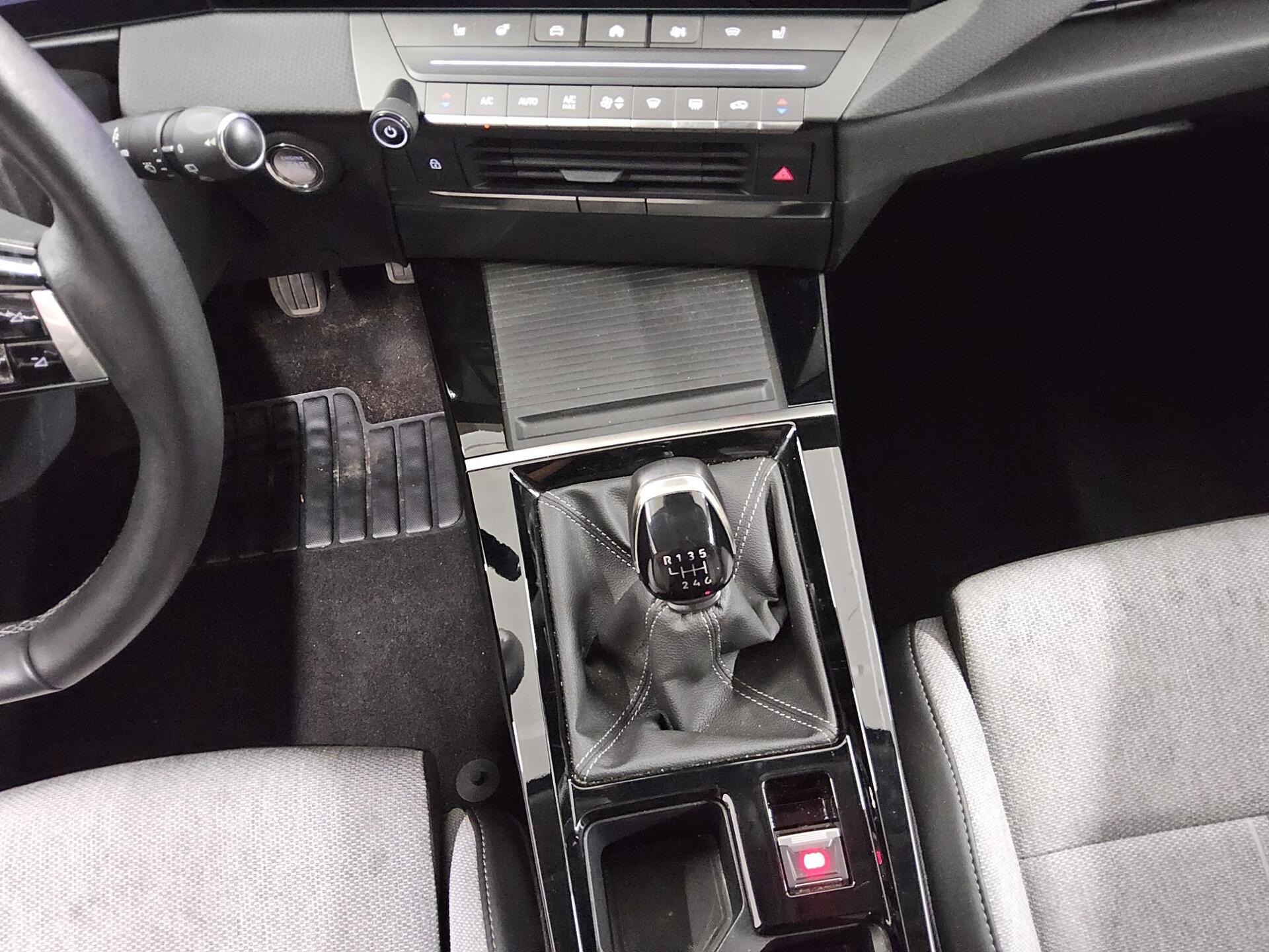 Opel Astra ST 1.5 D Elegance Navi LED Shz el.Heck RFK 6