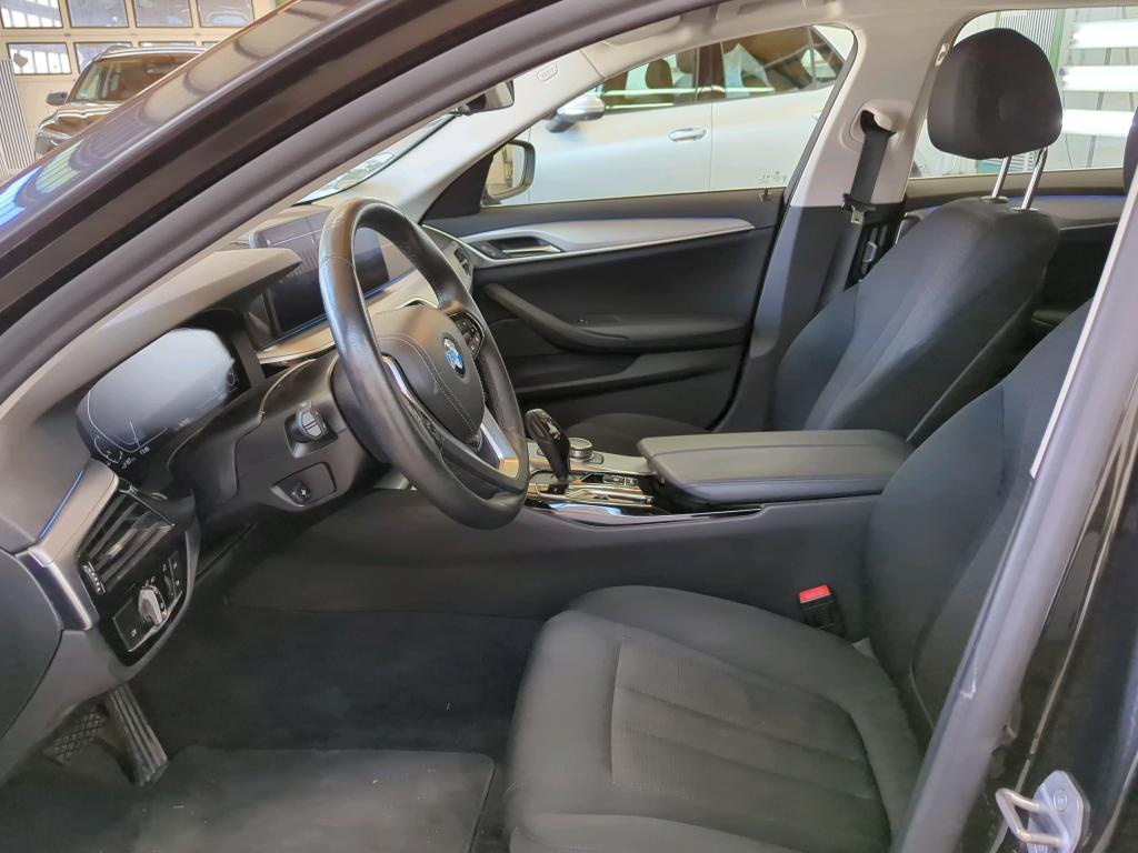 BMW 530e Touring NAVI LED SHZ vc AHK 6