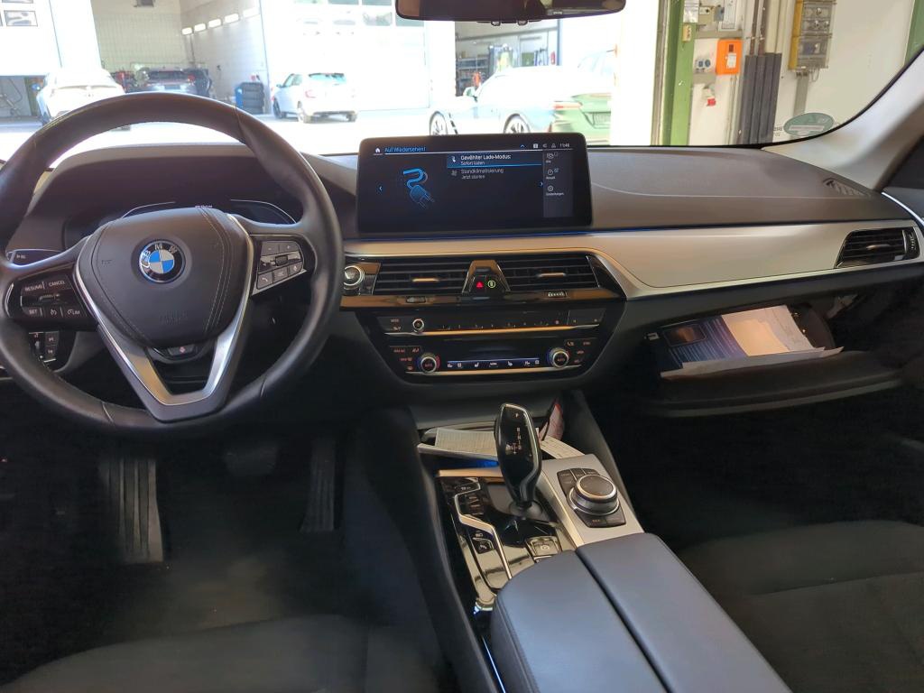 BMW 530e Touring NAVI LED SHZ vc AHK 5