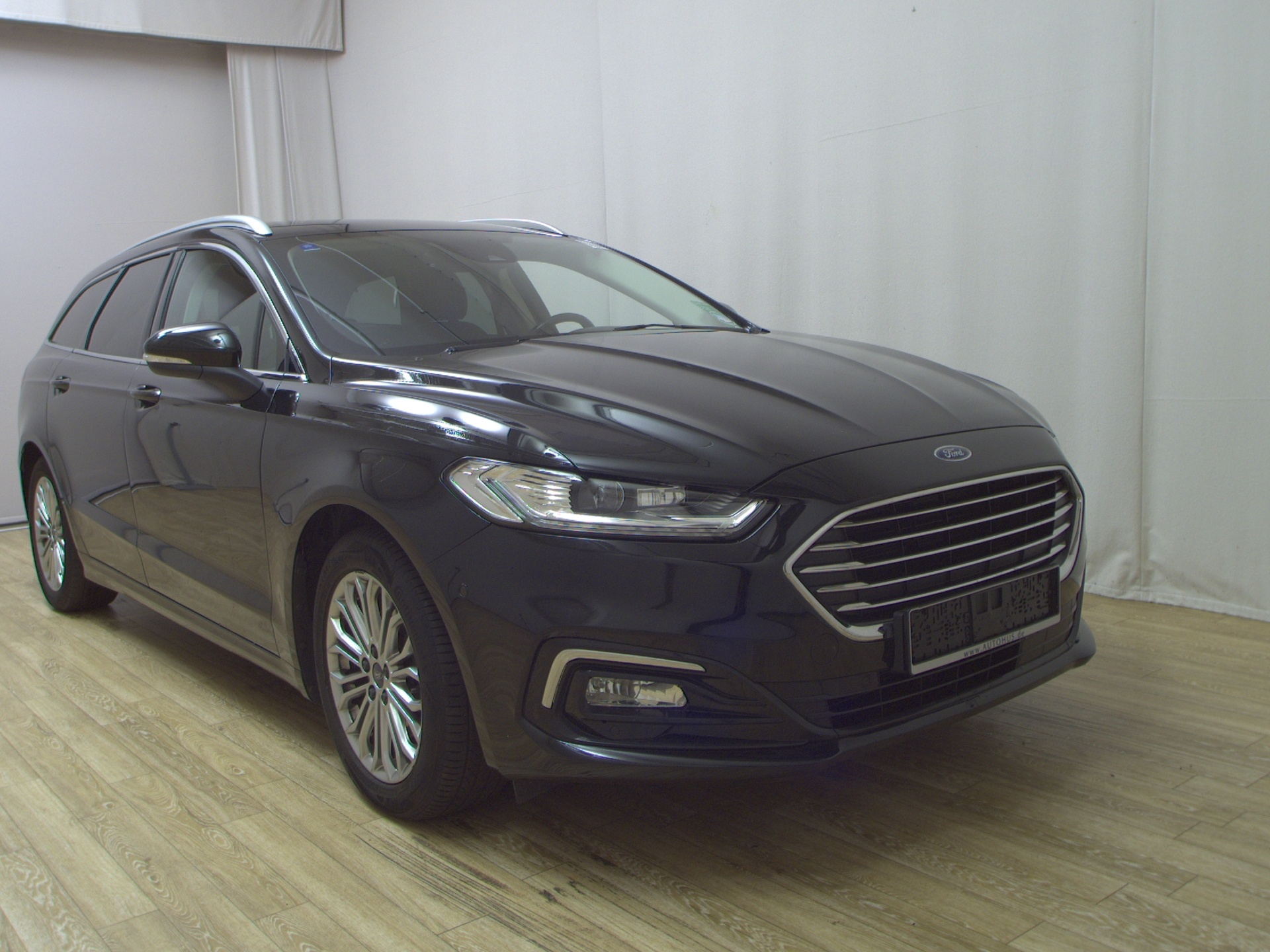Ford Mondeo Turnier 2.0 EB Titanium Navi LED Shz Sound RFK 3