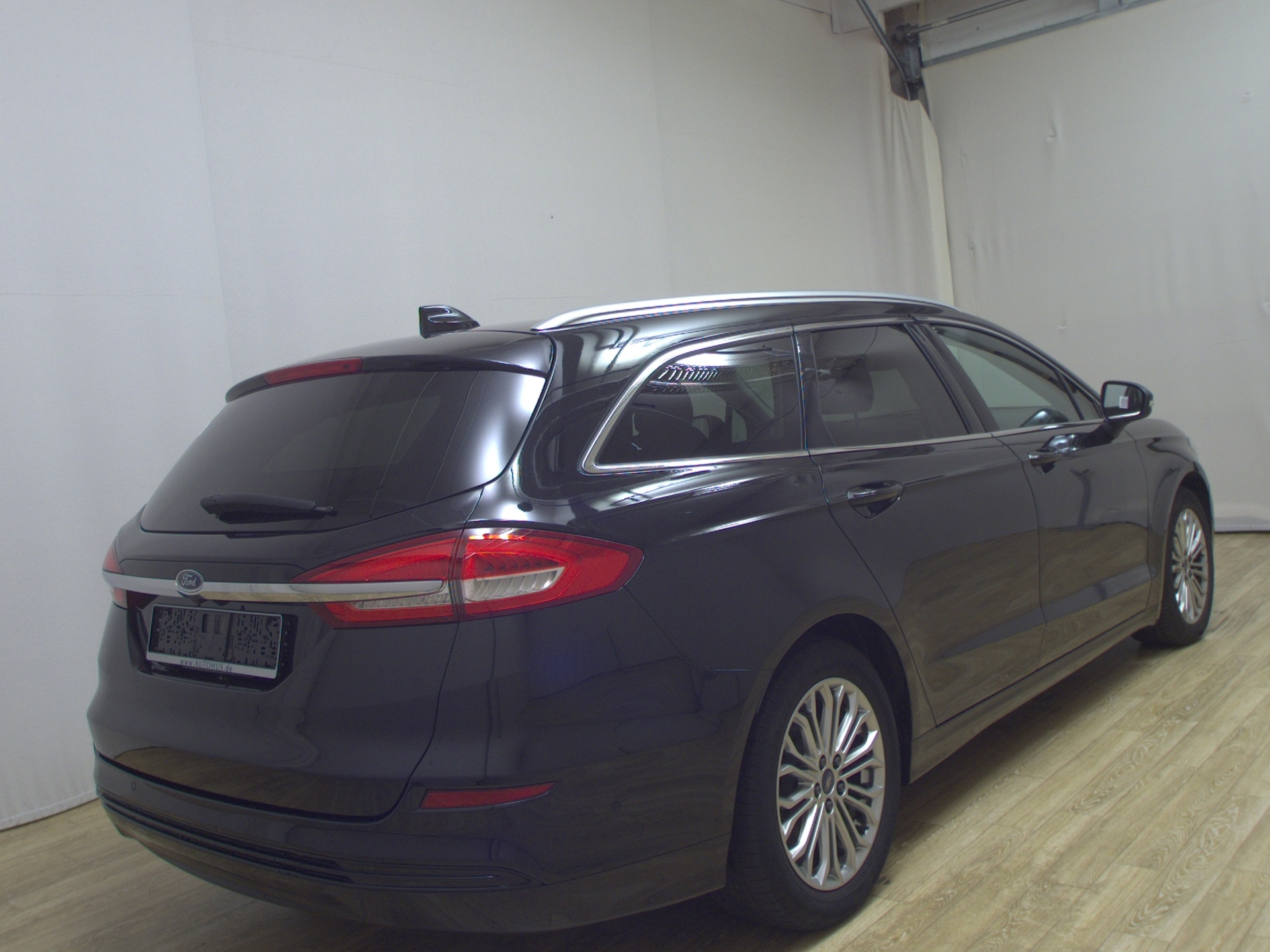 Ford Mondeo Turnier 2.0 EB Titanium Navi LED Shz Sound RFK 4