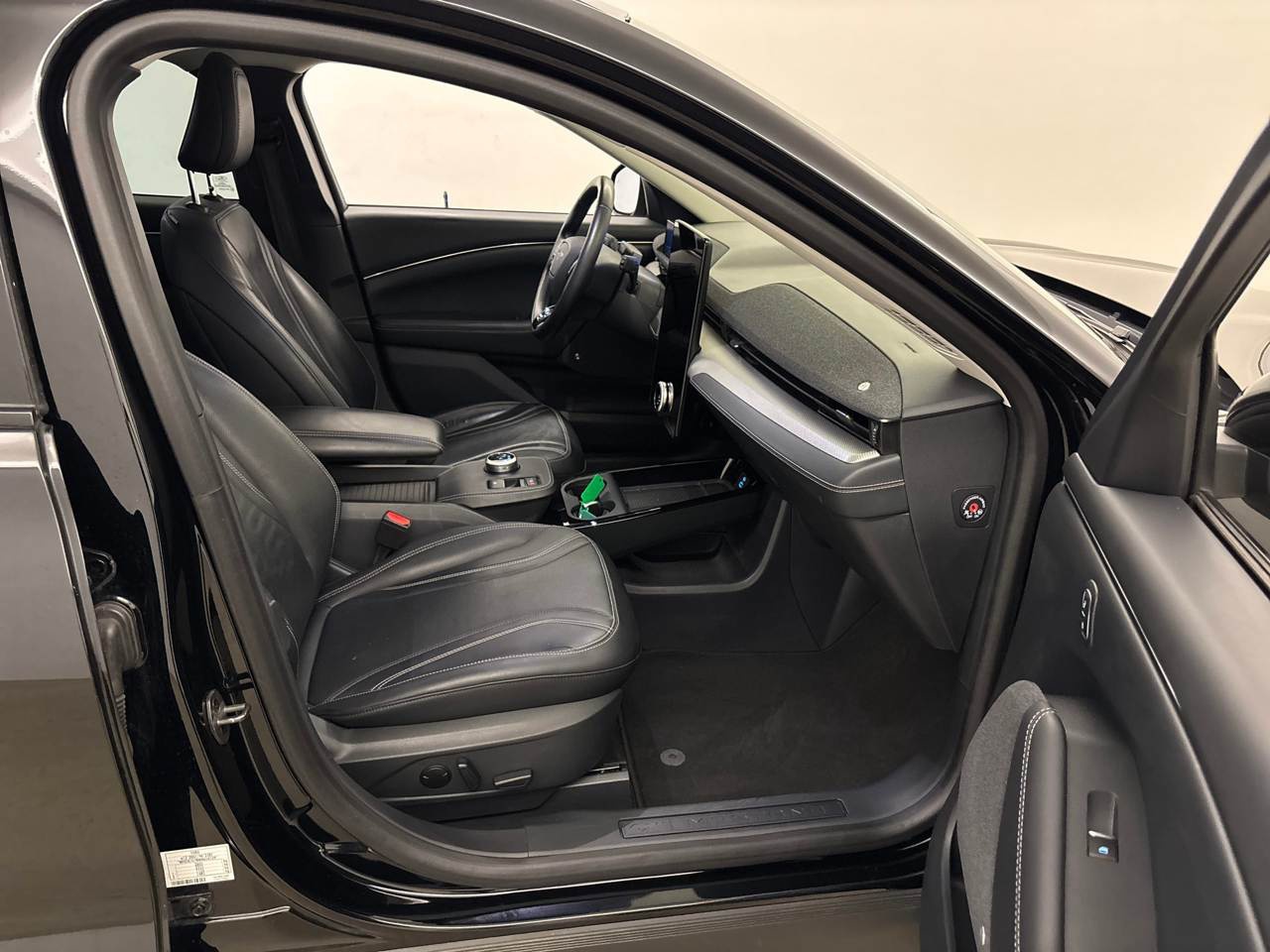 Ford Mustang Mach-E NAVI KLIMAAUT LED PANO PDC 7