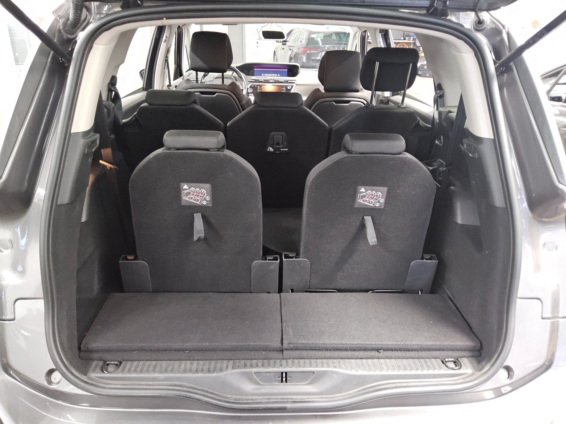 Citroën C4 Grand Spacetourer 1.5 BlueHDi T-Leder Navi AHK 12