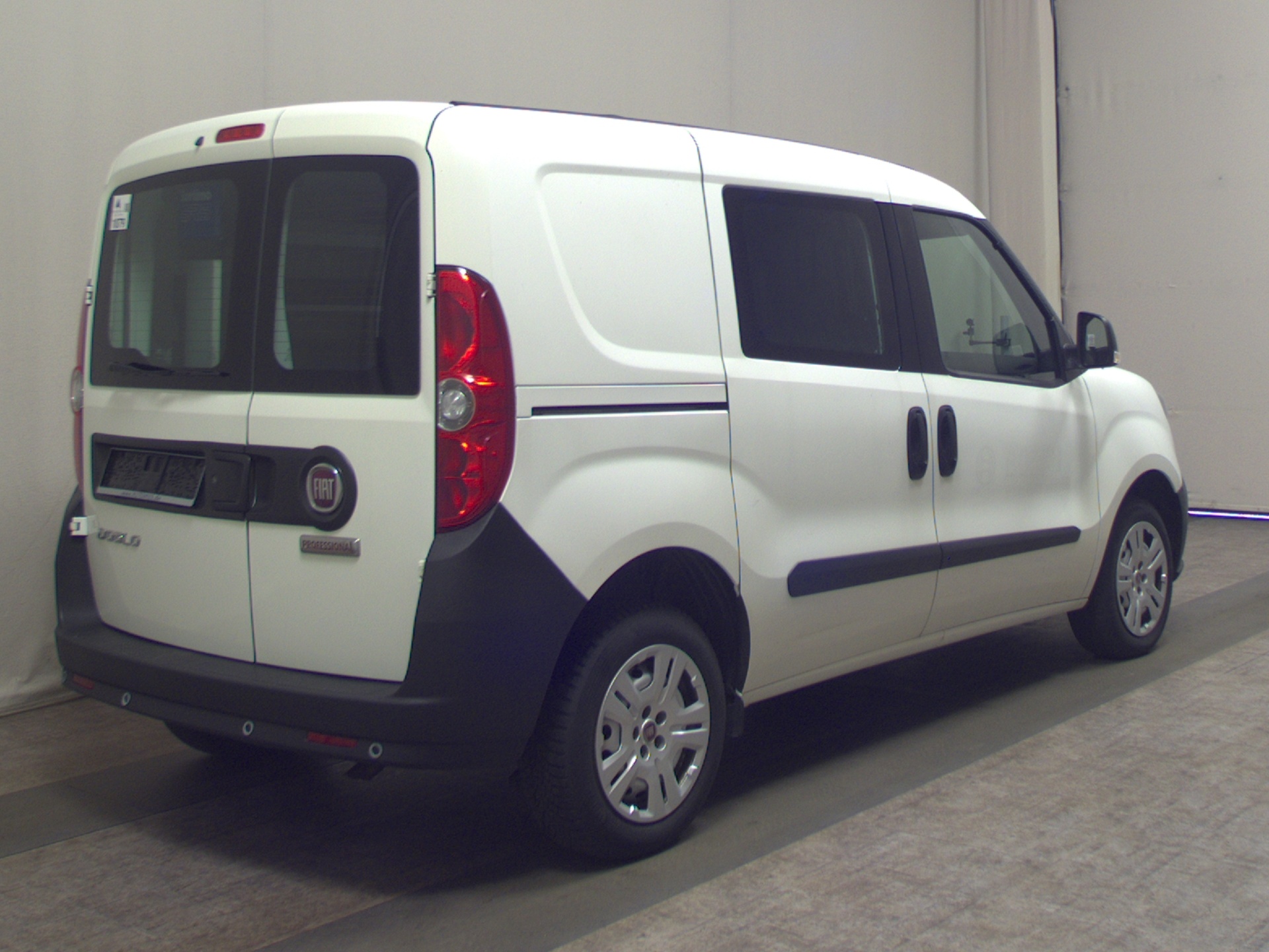 Fiat Doblo Cargo 1.3 Multijet Regale PDC BT USB Klima 4