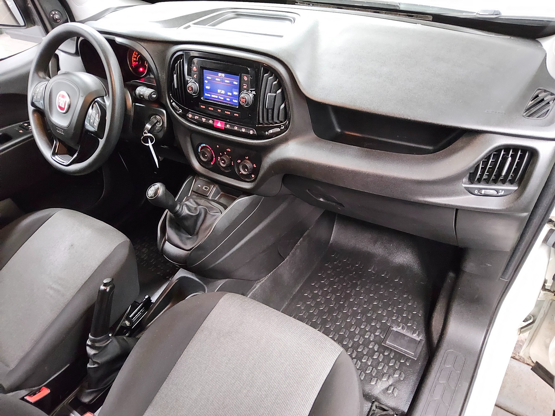 Fiat Doblo Cargo 1.3 Multijet Regale PDC BT USB Klima 5