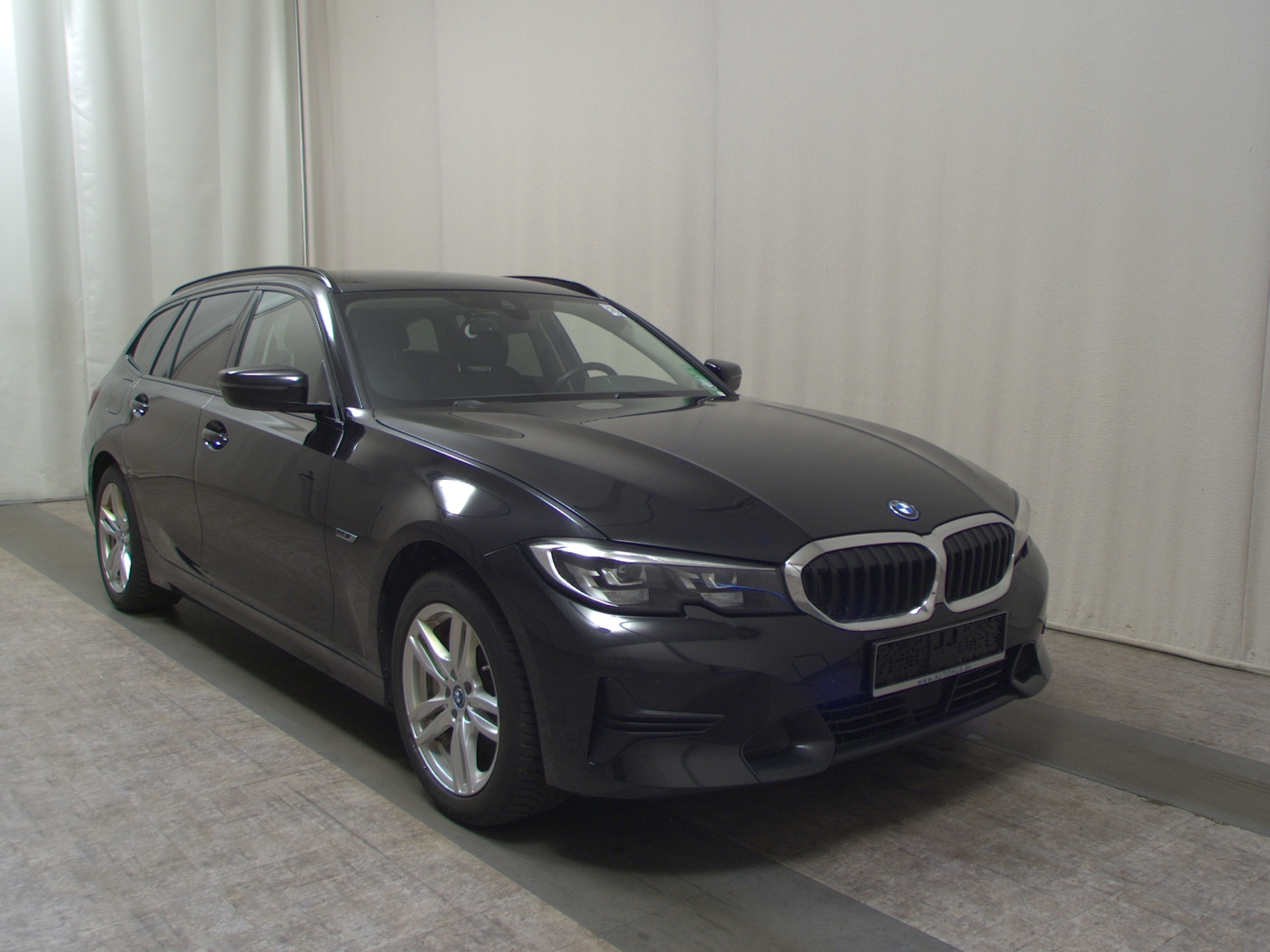 BMW 330e Touring Sport-Line T-Leder Navi LED HiFi 3