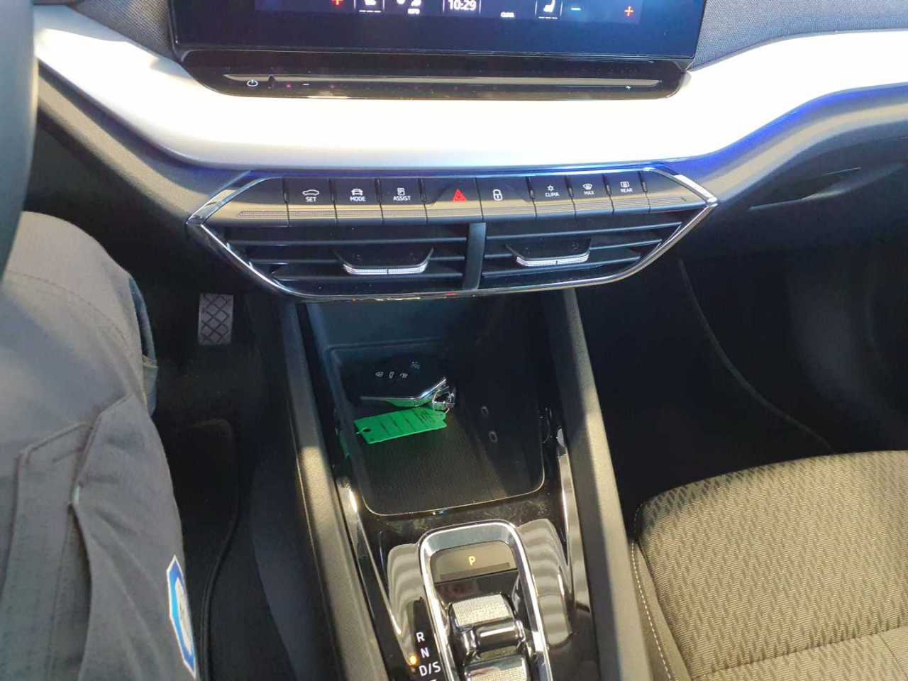 Skoda Octavia Kombi 2.0 TDI Style NAVI LED SHZ HUD PDC 11