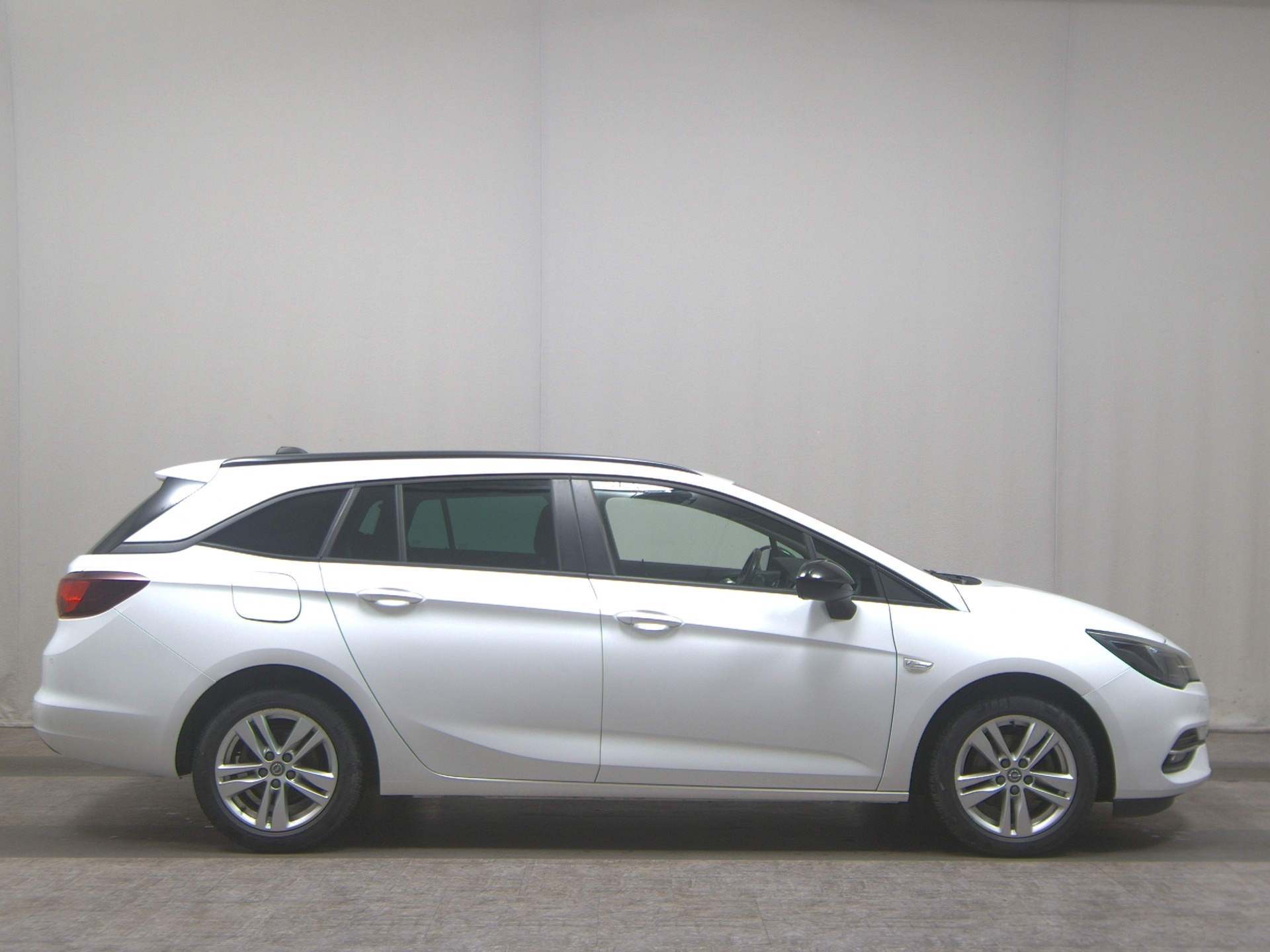 Opel Astra ST 1.5 D Business Ed. Navi LED AHK RFK PDC