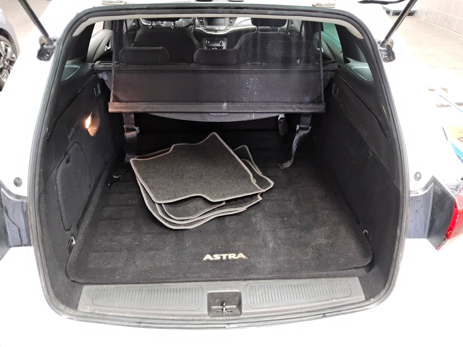 Opel Astra ST 1.5 D Business Ed. Navi LED AHK RFK PDC 11