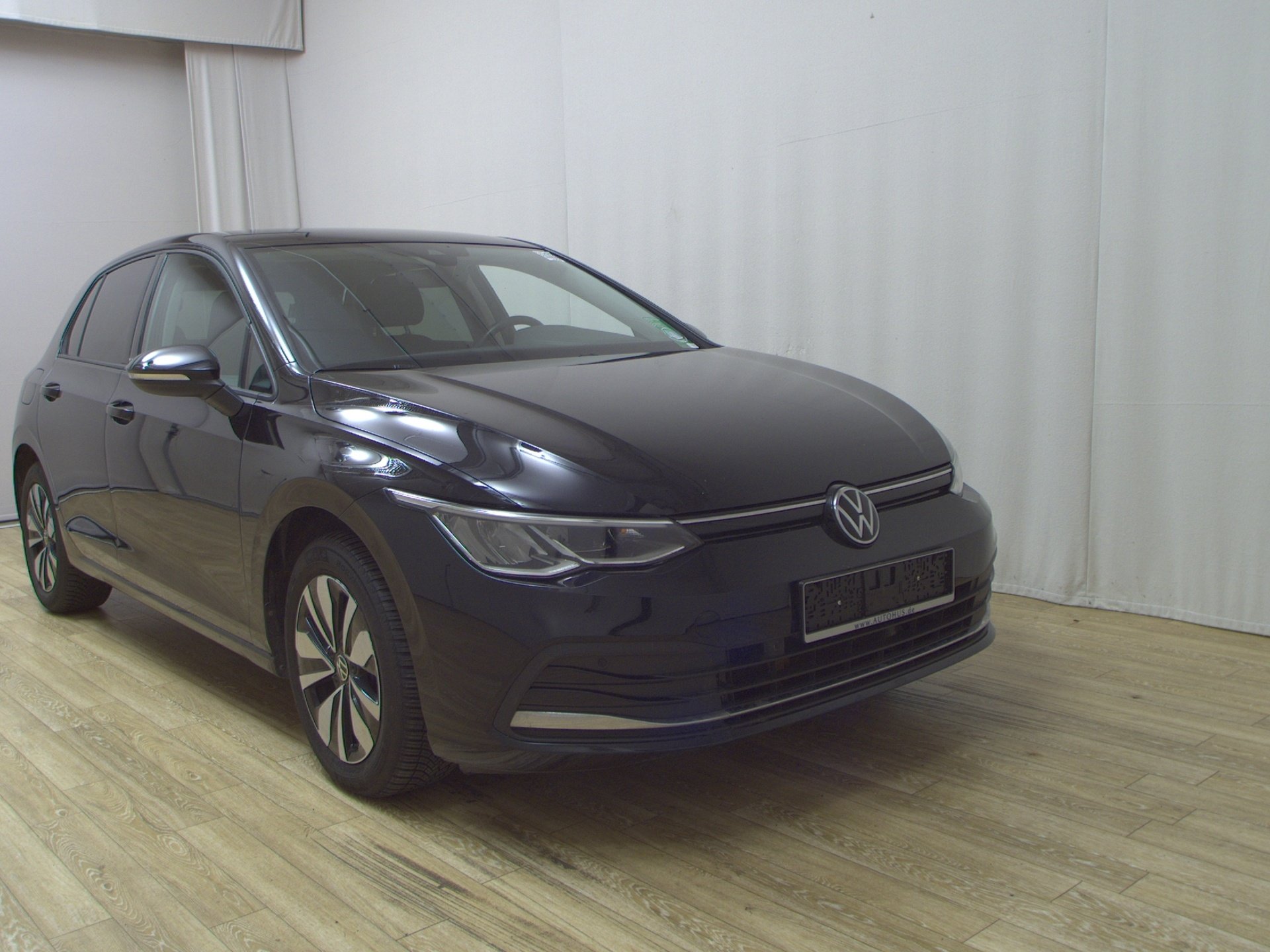 Volkswagen Golf-8 2.0 TDI Move Navi LED AHK AID ACC RFK 3