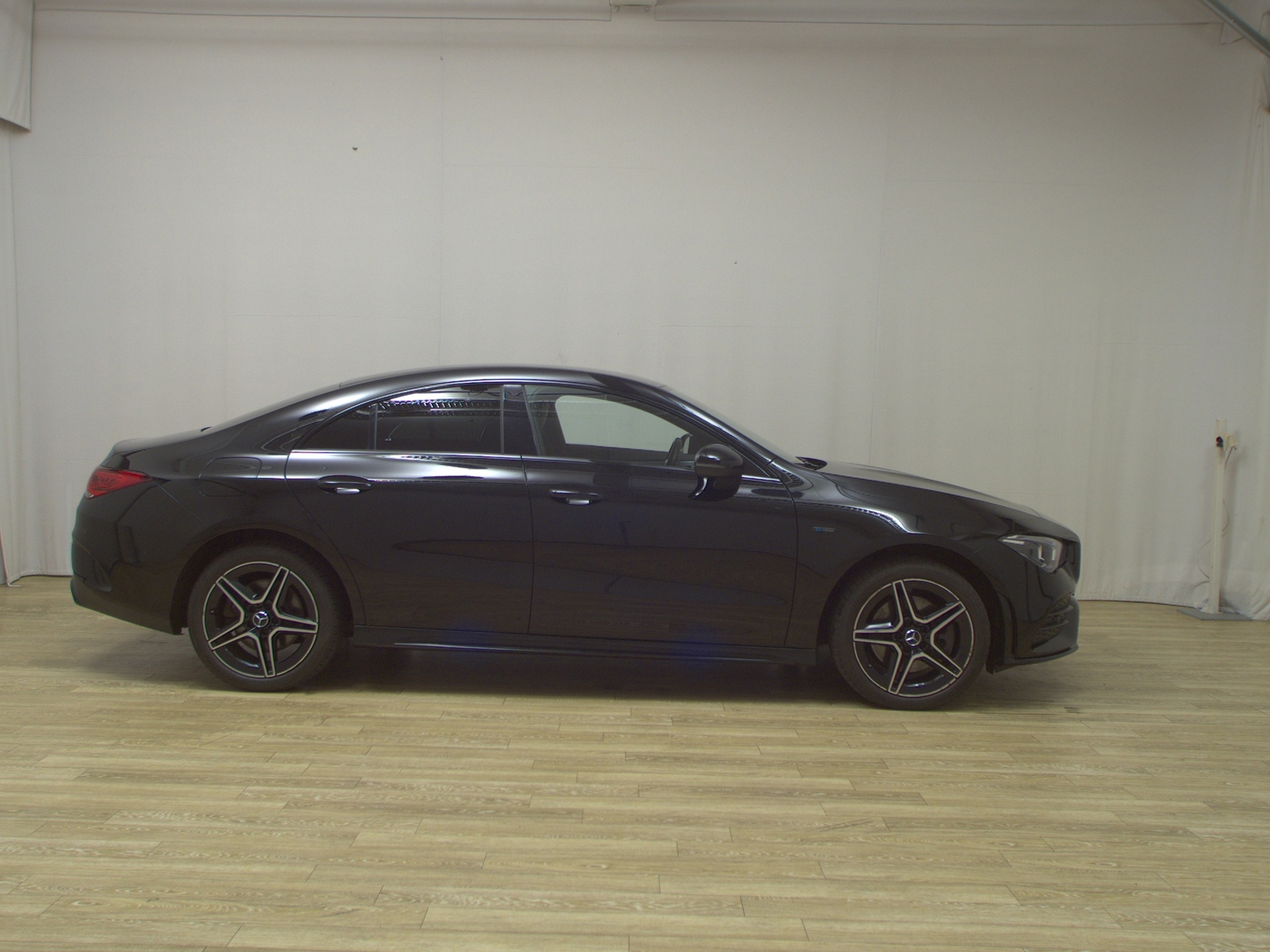 Mercedes-Benz CLA 250 e AMG-Line Night T-Leder Navi LED