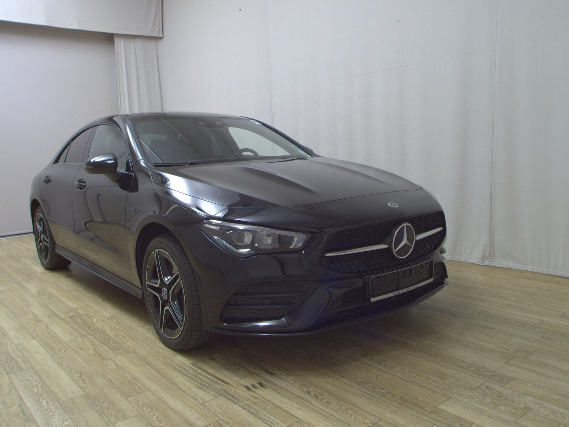 Mercedes-Benz CLA 250 e AMG-Line Night T-Leder Navi LED 3