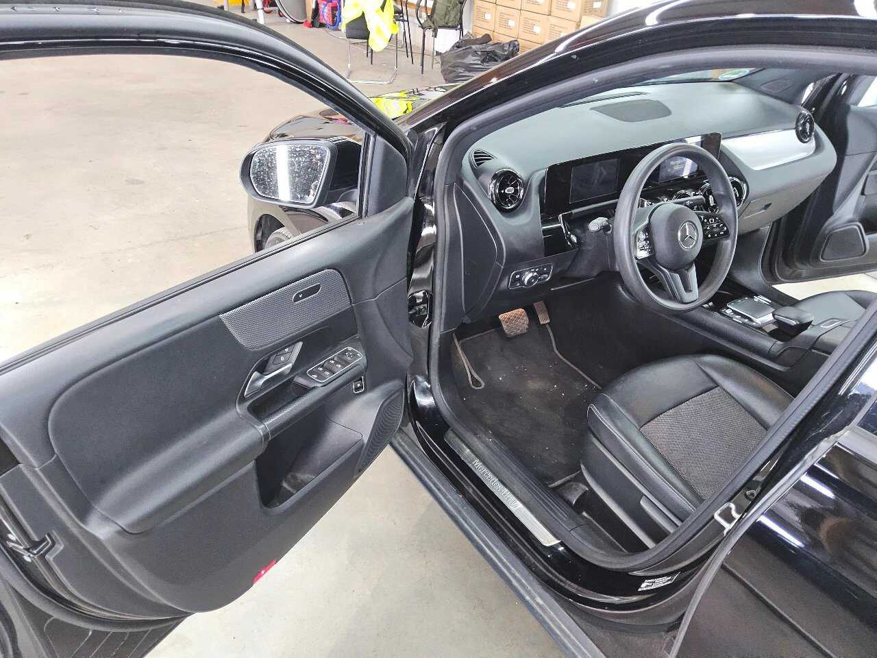 Mercedes-Benz B 250 e Navi MBUX Pano T-Leder AHK 9