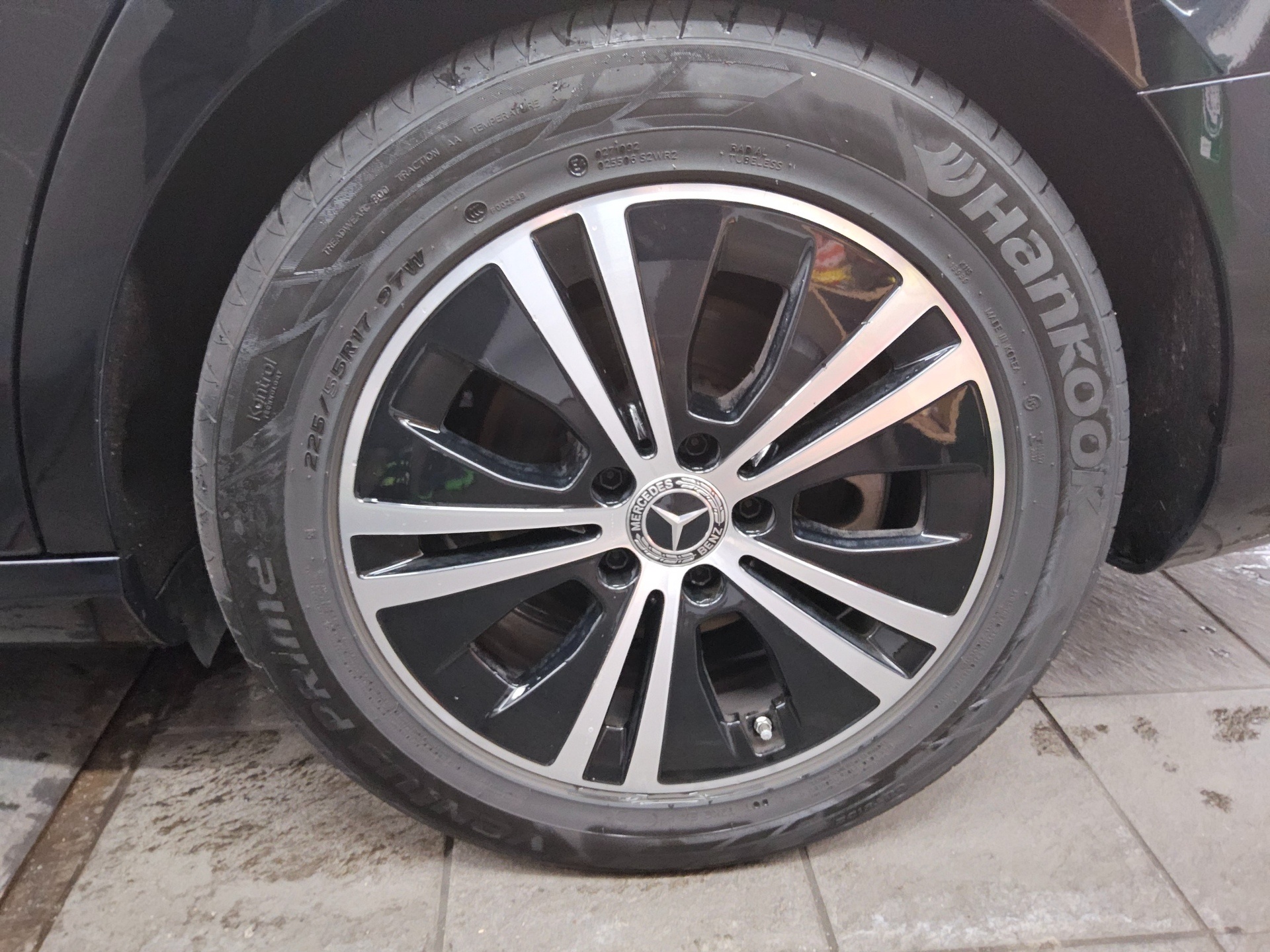 Mercedes-Benz E 220 T d Avantgarde T-Leder Navi LED RfK AHK 11
