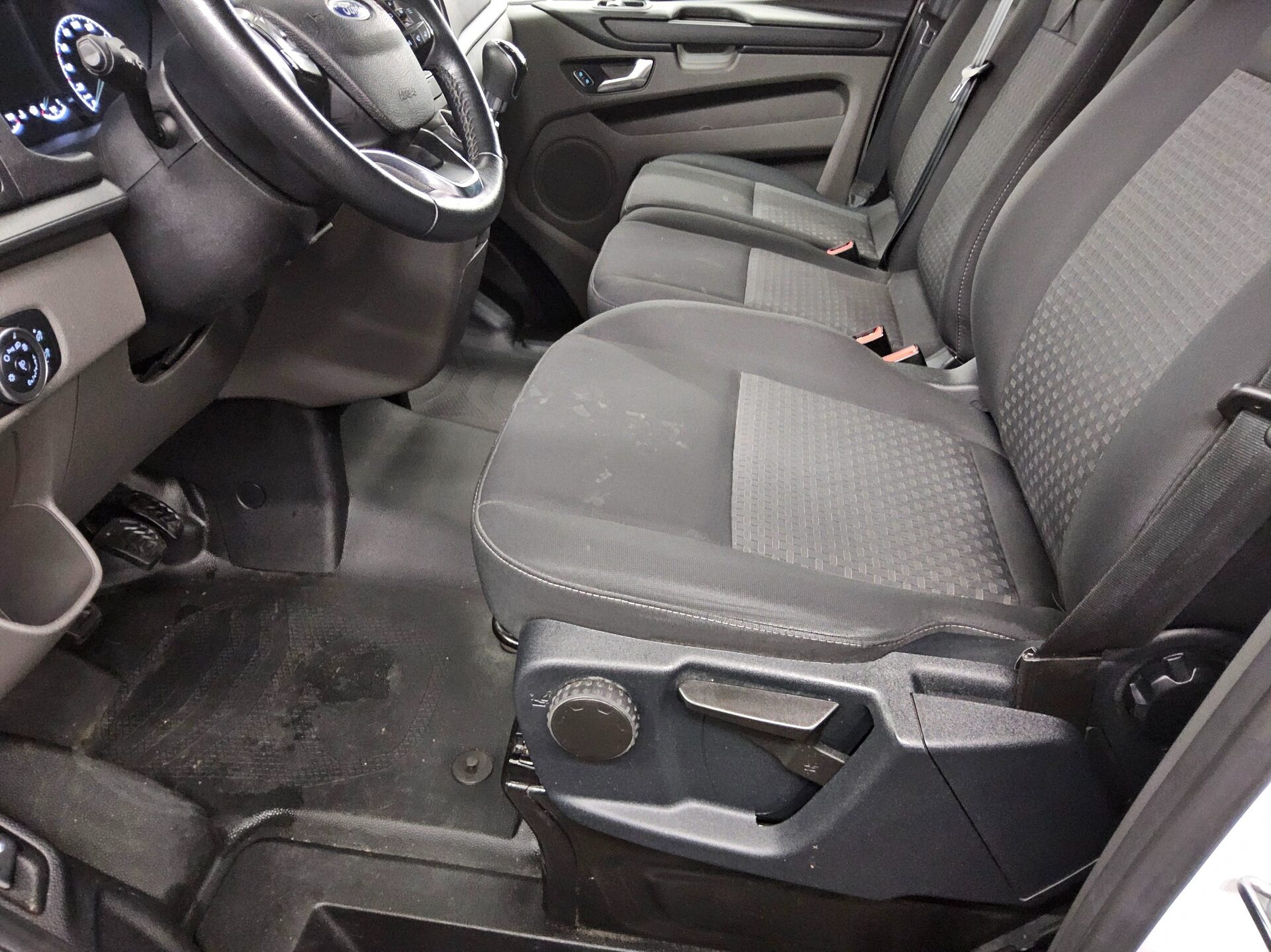 Ford Transit Custom 2.0 TDCi Trend Navi RFK Shz 8