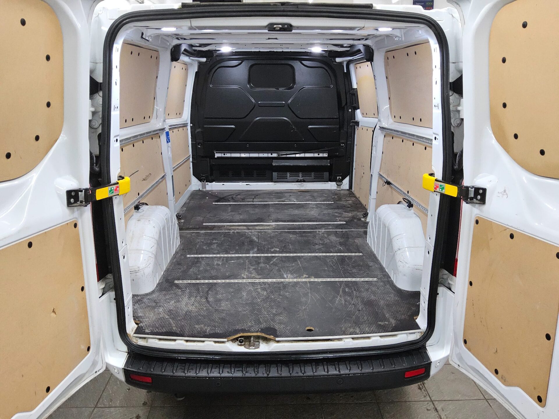 Ford Transit Custom 2.0 TDCi Trend Navi RFK Shz 11