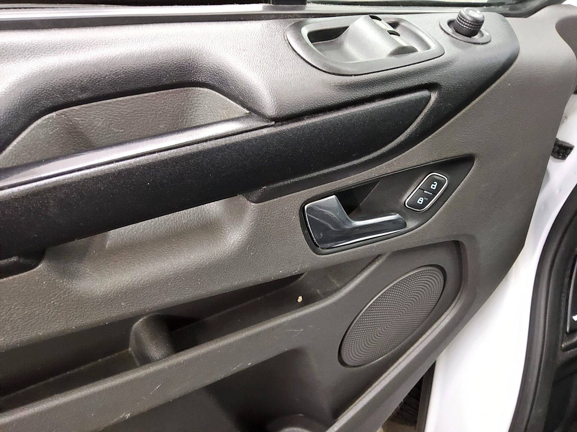 Ford Transit Custom 2.0 TDCi Trend Navi RFK Shz 9