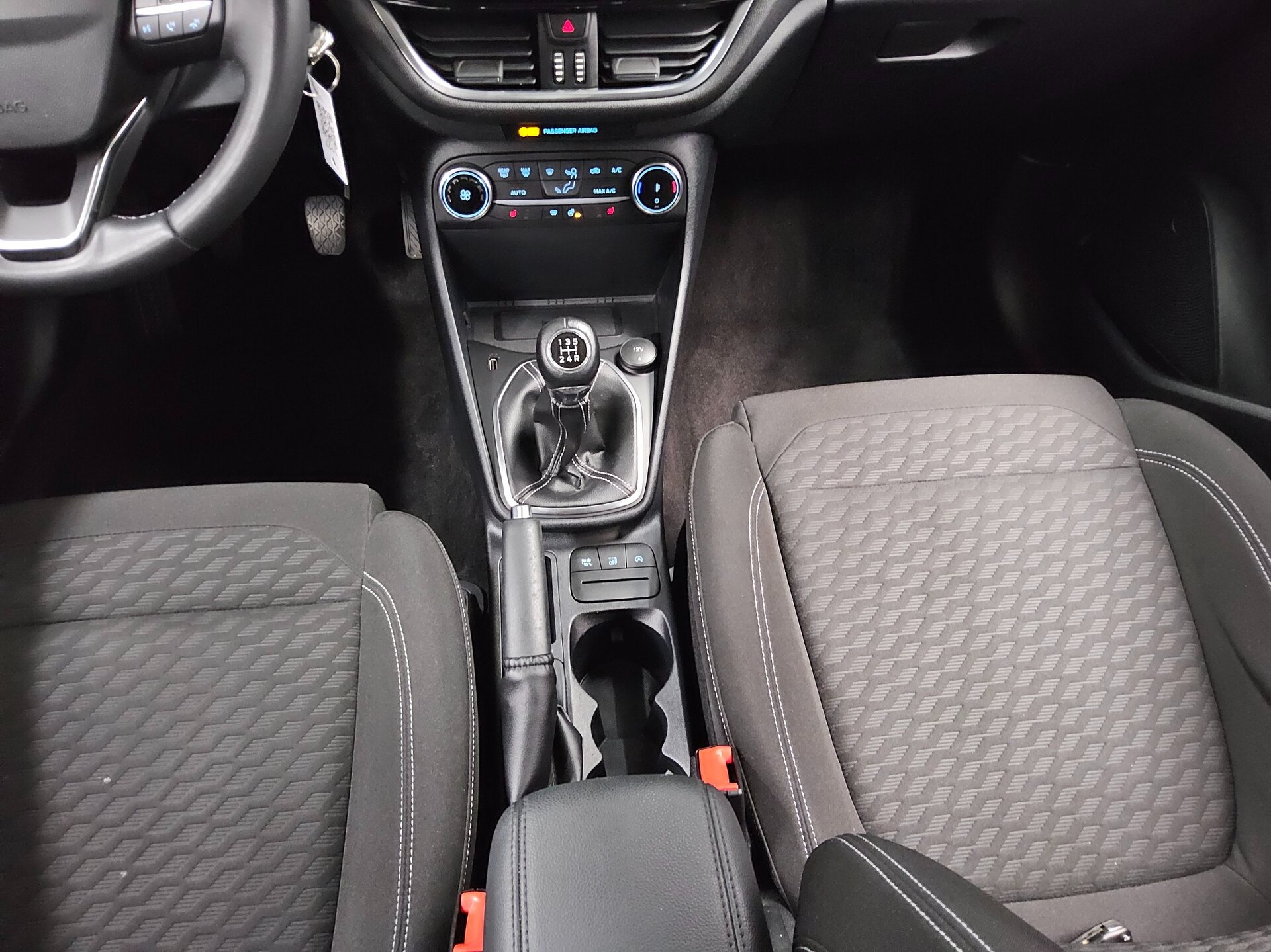 Ford Fiesta 1.1 Titanium Navi Shz PDC 6