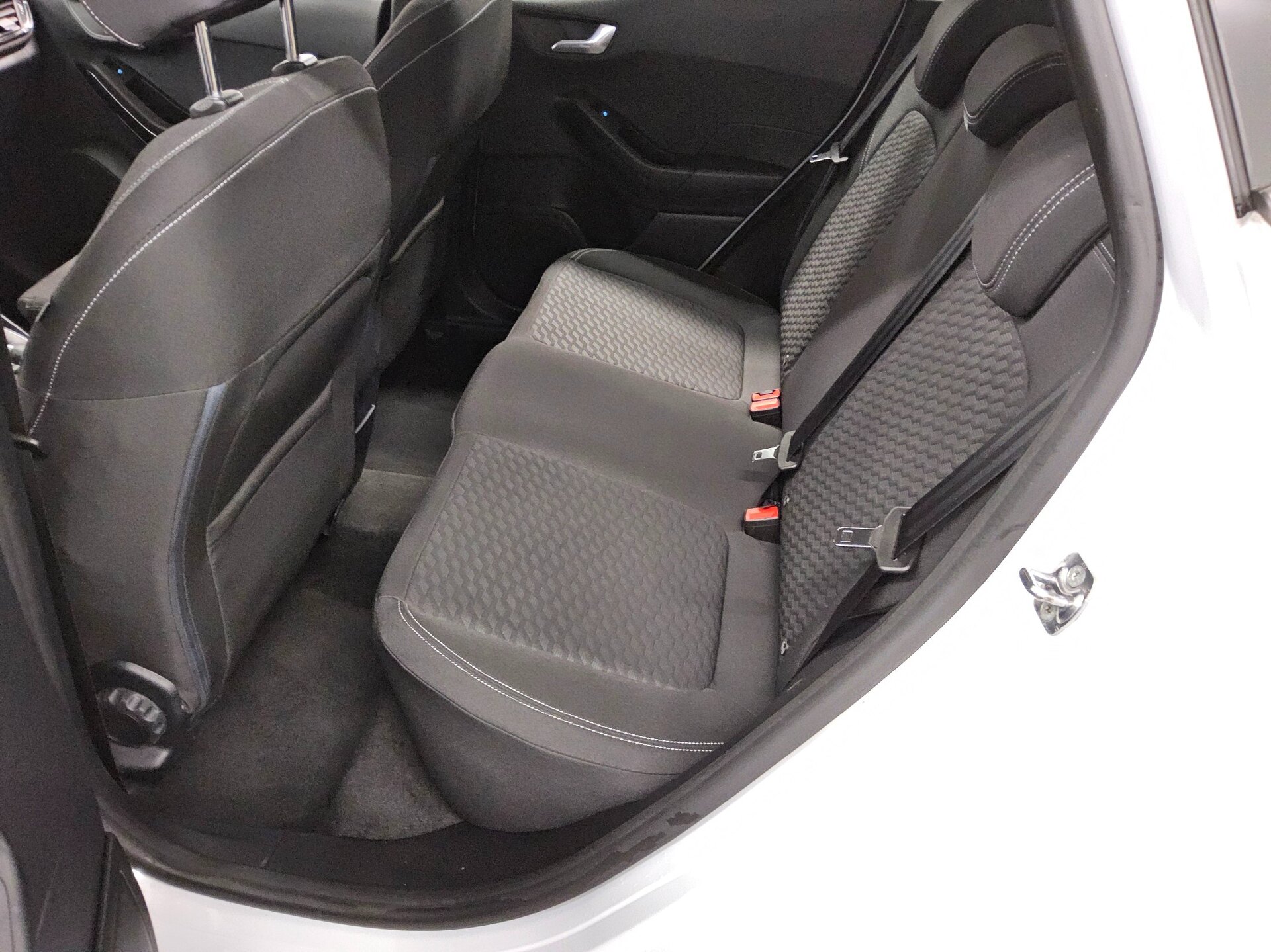 Ford Fiesta 1.1 Titanium Navi Shz PDC 13