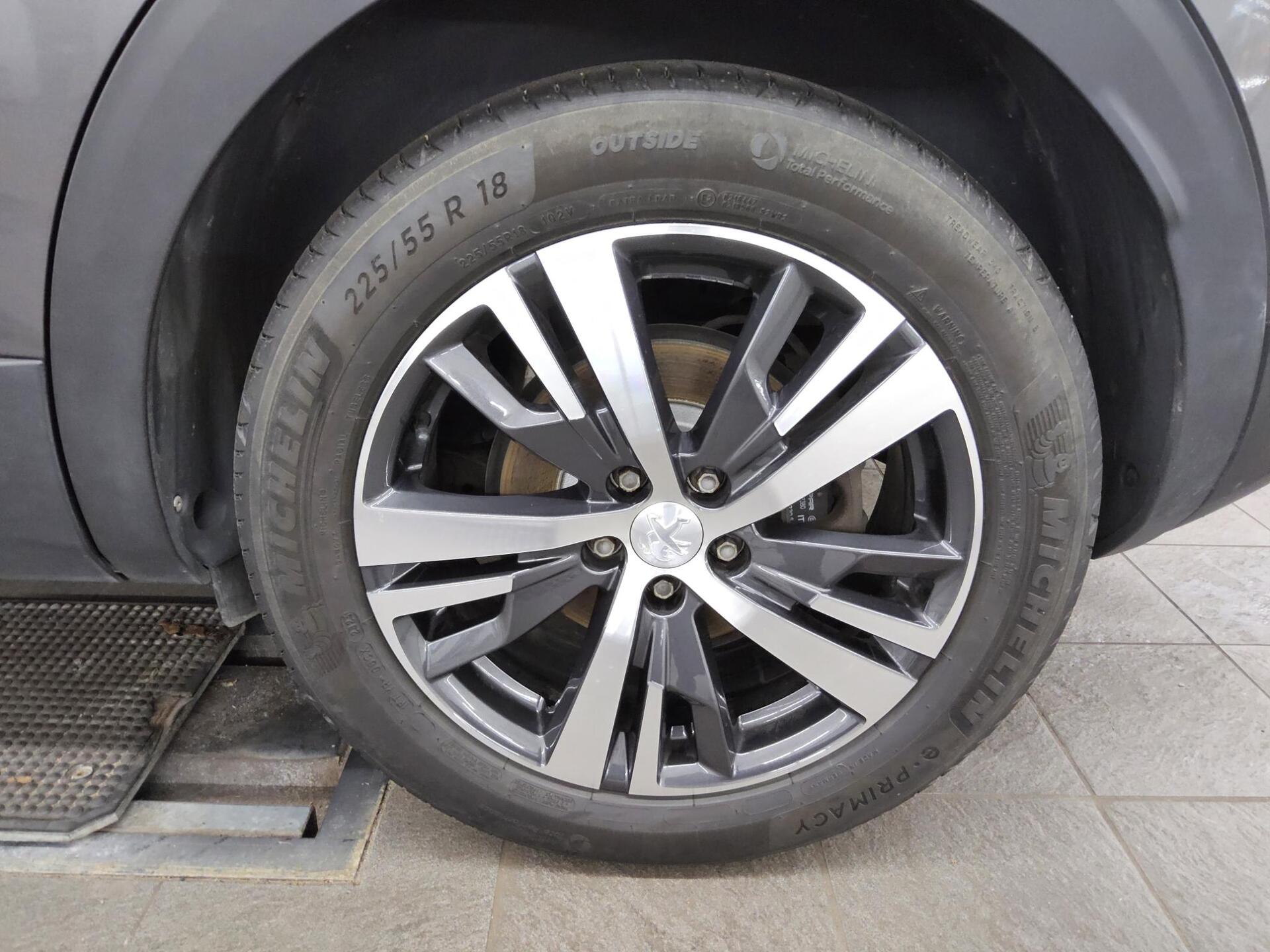 Peugeot 3008 1.5 BlueHDI Allure T-Leder Navi LED 360° 11