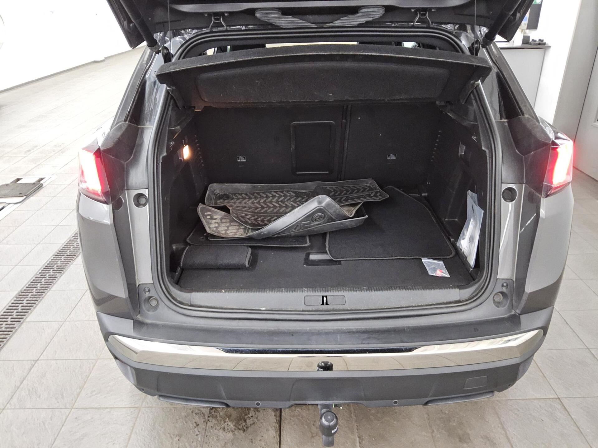 Peugeot 3008 1.5 BlueHDI Allure T-Leder Navi LED 360° 12