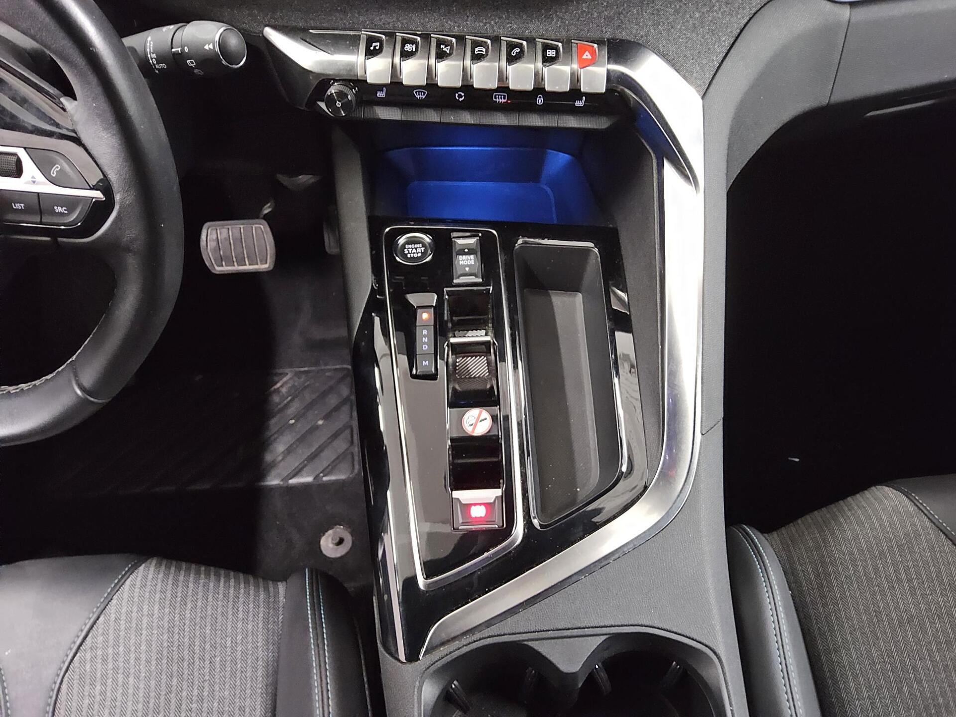 Peugeot 3008 1.5 BlueHDI Allure T-Leder Navi LED 360° 6
