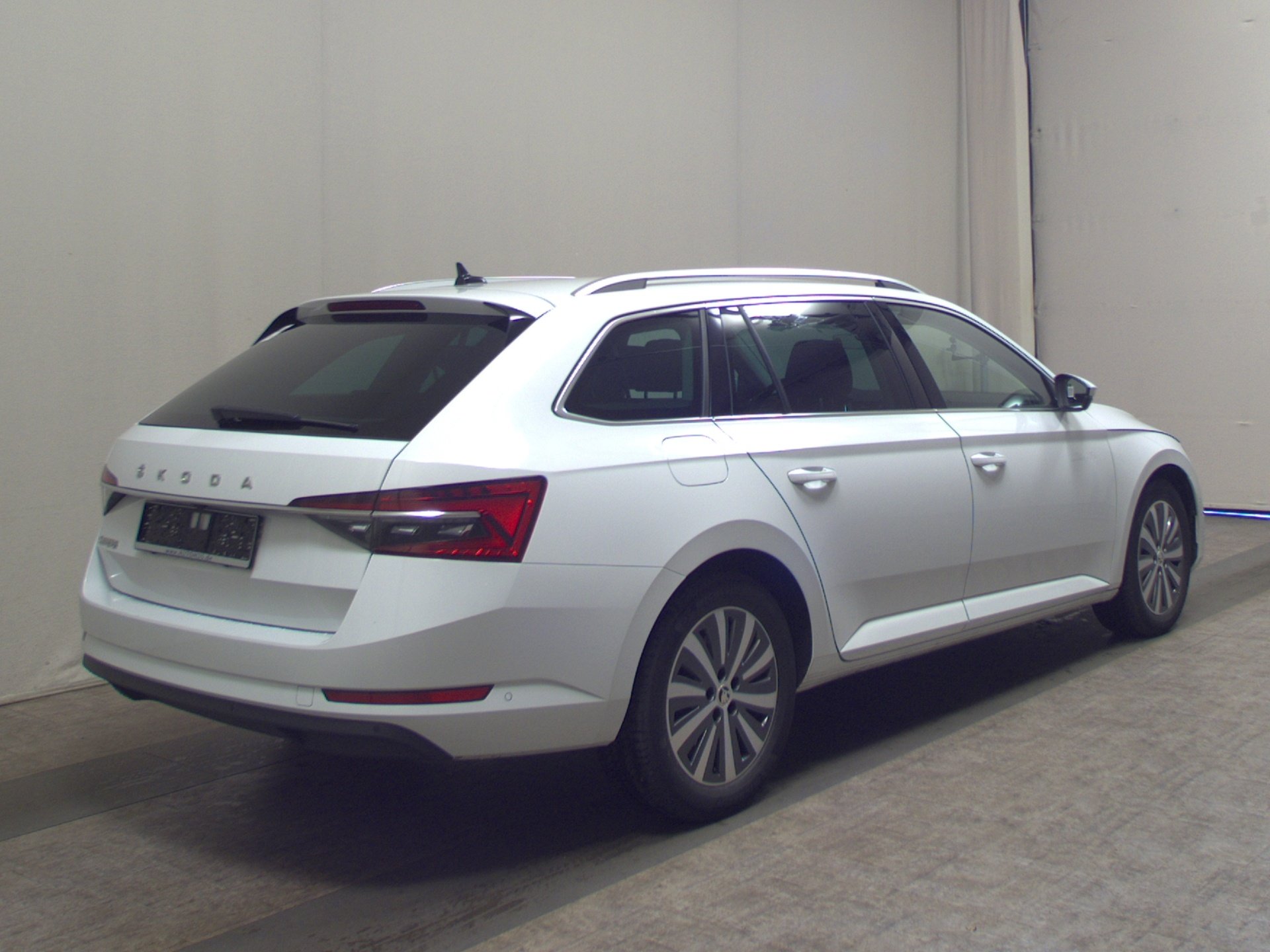 Skoda Superb Kombi 2.0 TDI Style Navi LED Shz vc RFK 4