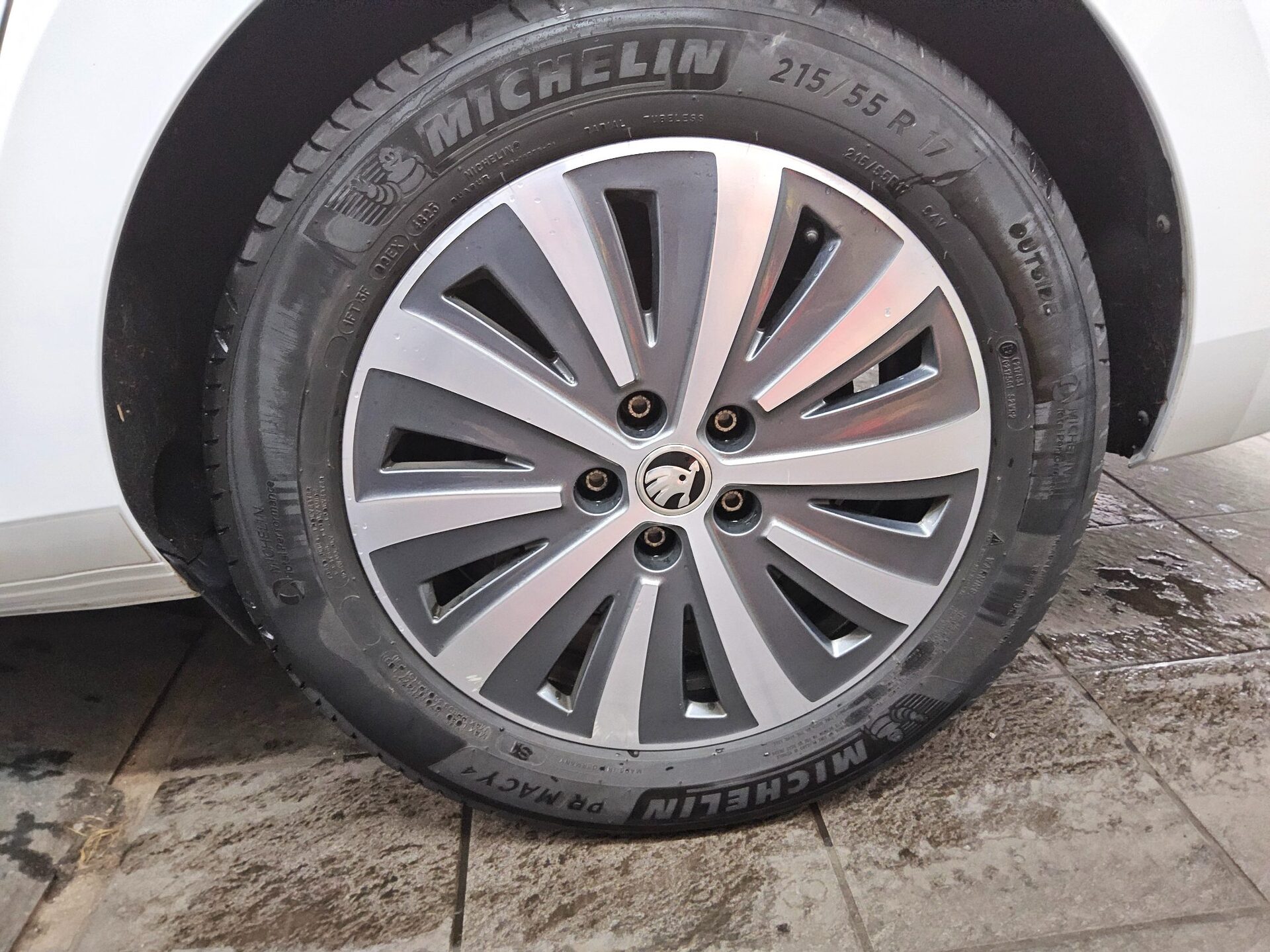 Skoda Superb Kombi 2.0 TDI Style Navi LED Shz vc RFK 11