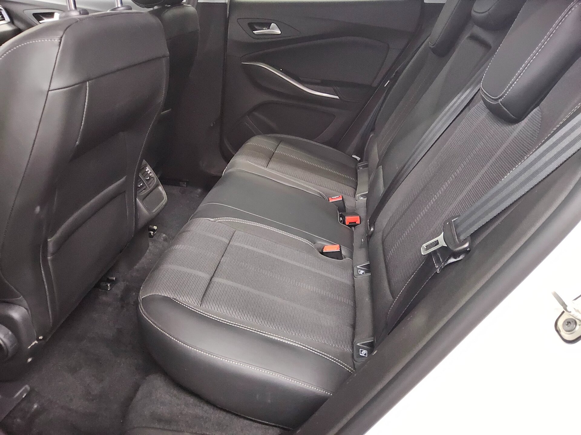 Opel Grandland X 1.5 D GS Line T-Leder LED DAB PDC 13