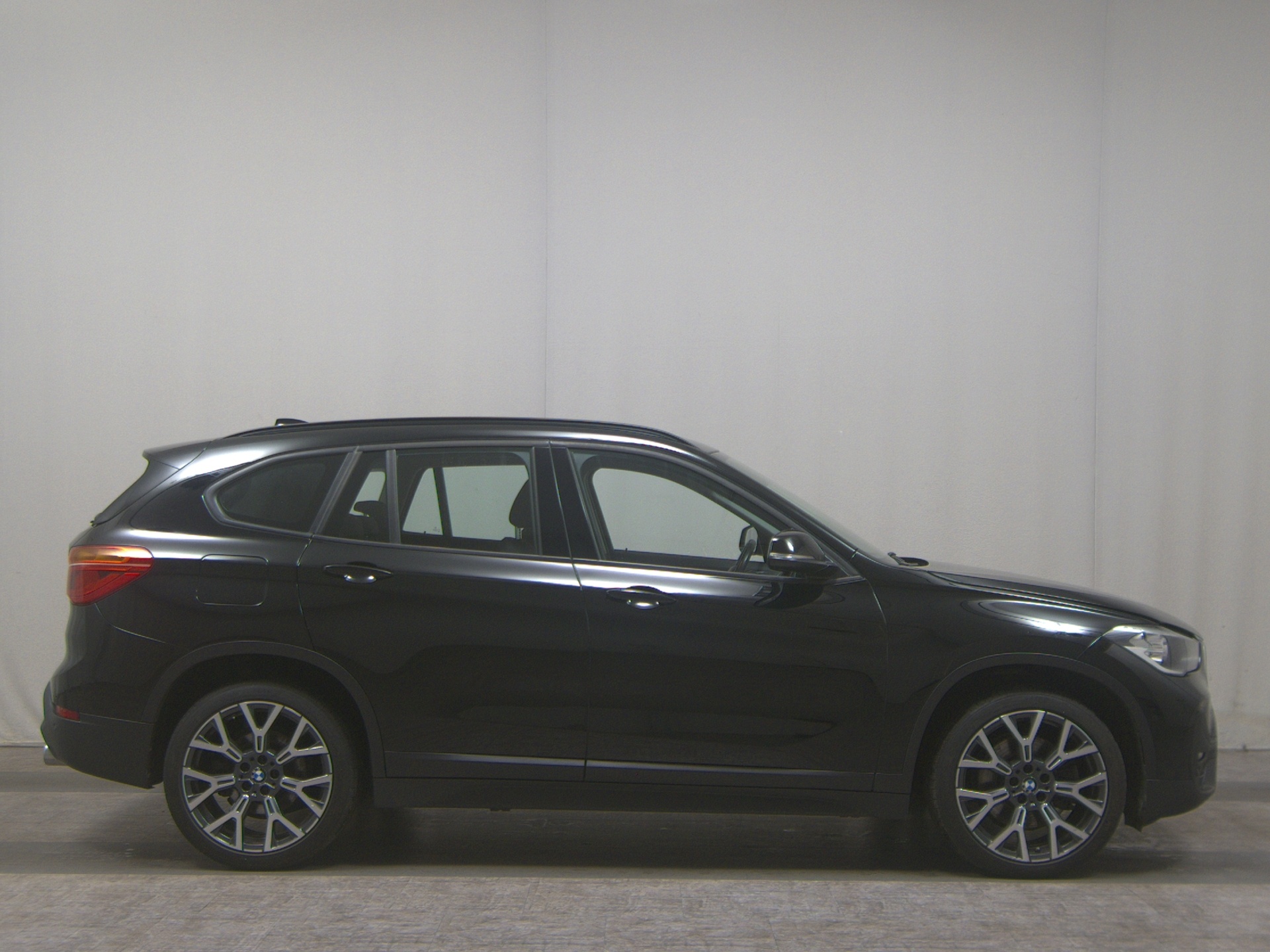BMW X1 sDrive20d Advantage Navi Shz el.Heck AHK RFK