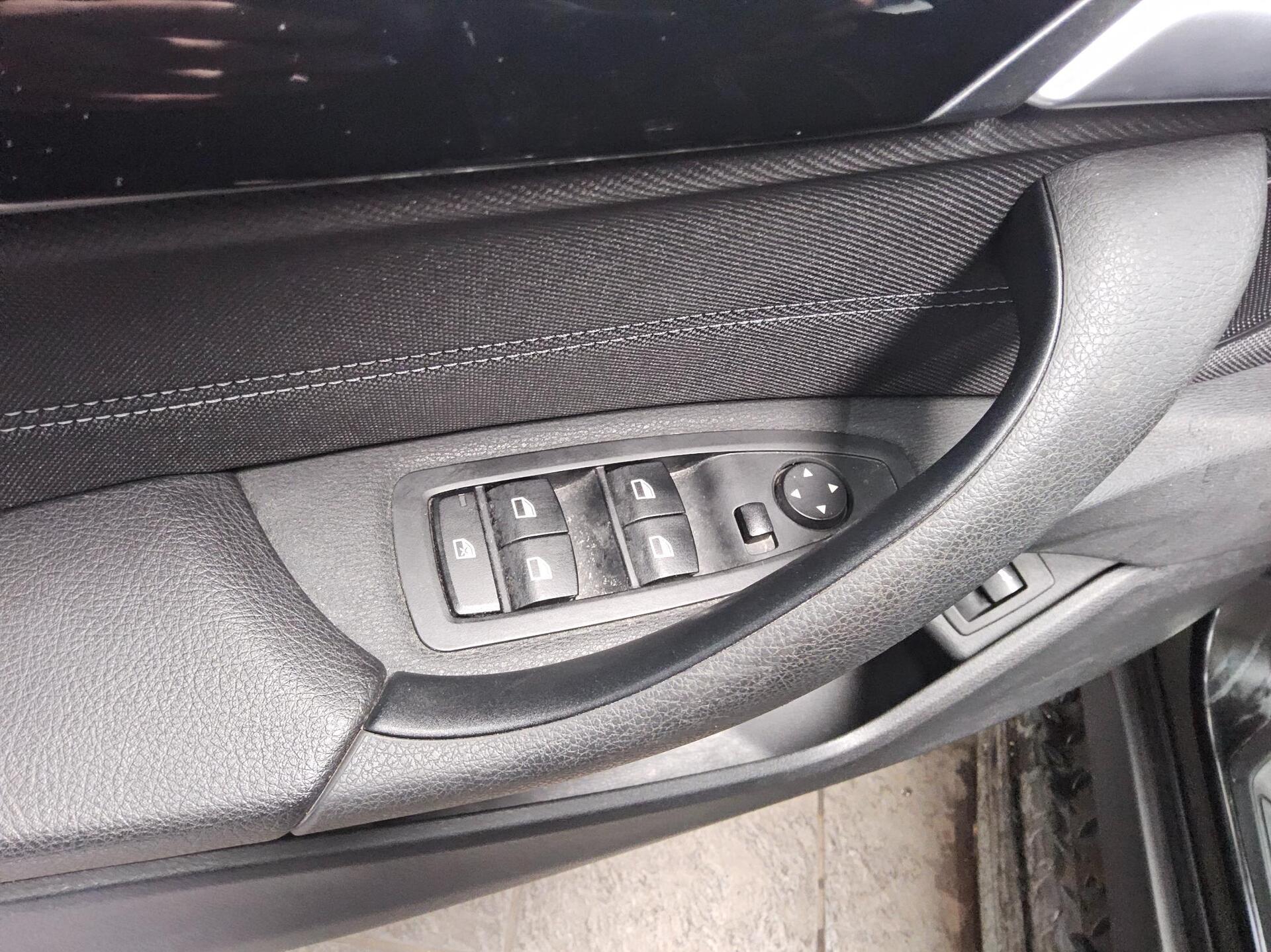 BMW X1 sDrive20d Advantage Navi Shz el.Heck AHK RFK 9