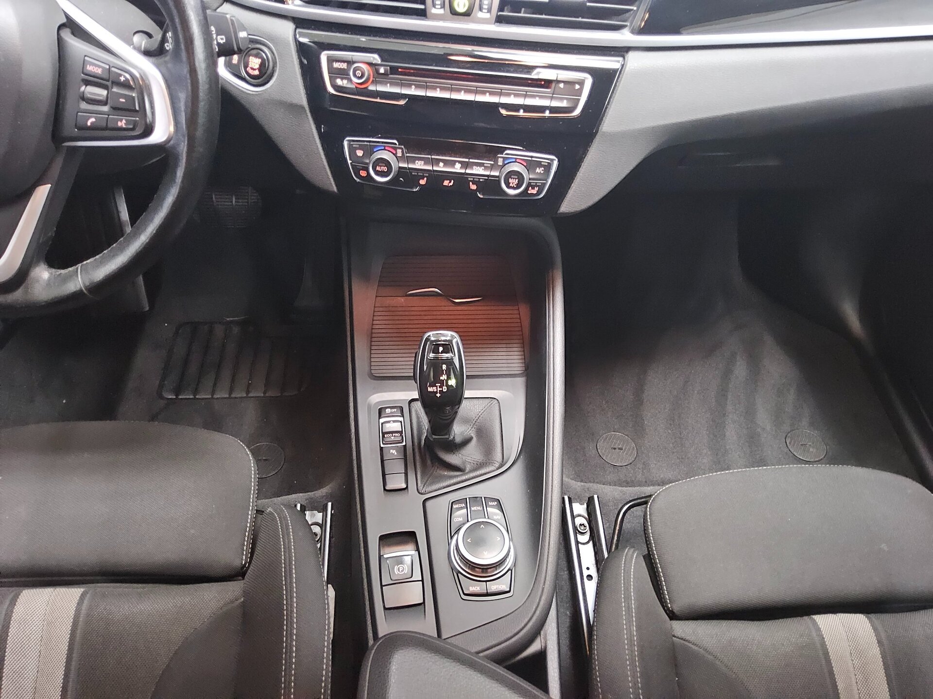 BMW X1 sDrive20d Advantage Navi Shz el.Heck AHK RFK 6