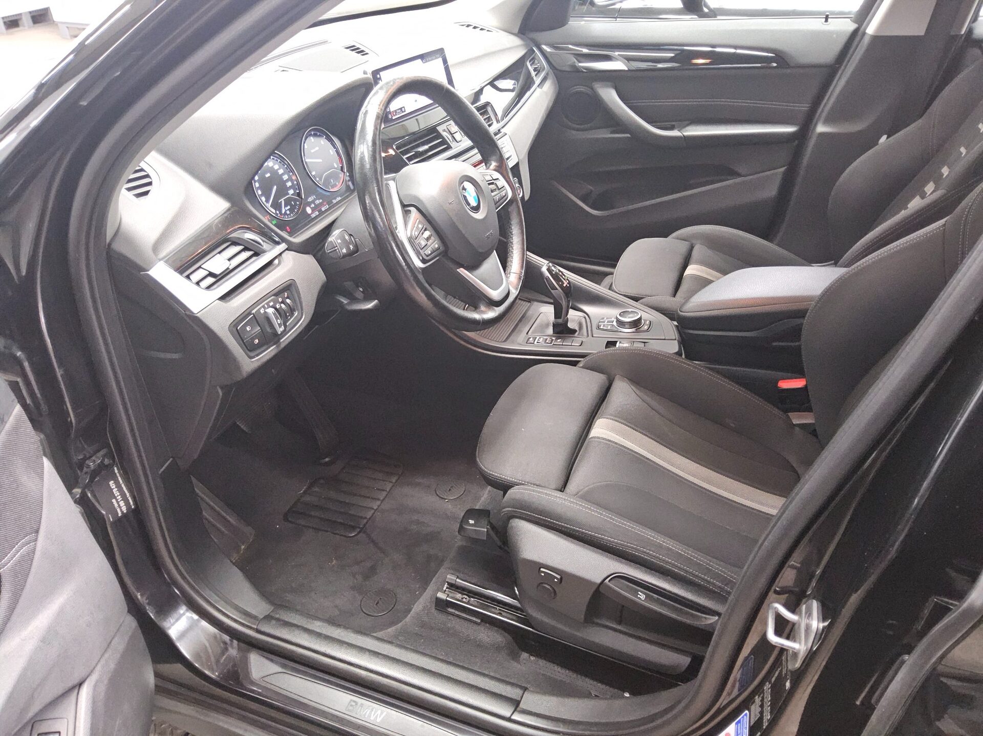 BMW X1 sDrive20d Advantage Navi Shz el.Heck AHK RFK 8