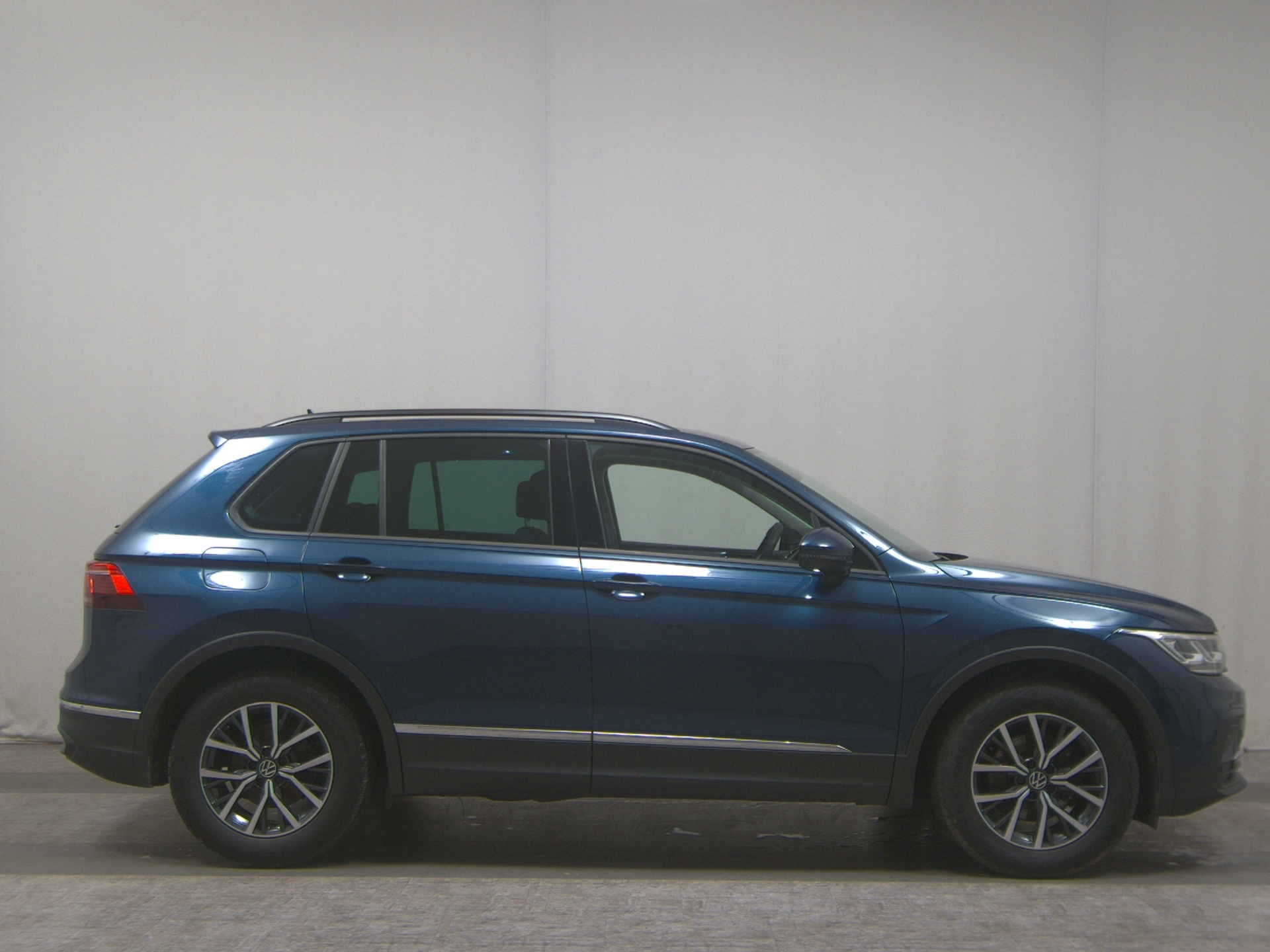 Volkswagen Tiguan 2.0 TDI Life Navi Matrix HuD Pano RfK